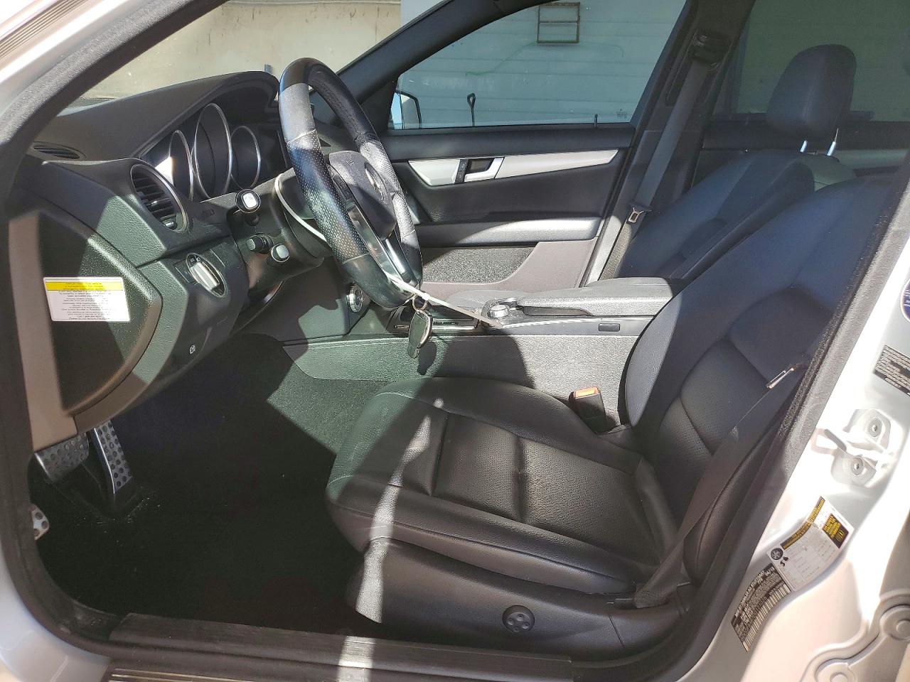 2013 Mercedes-benz C 300 4matic Silver vin: WDDGF8AB7DG121025