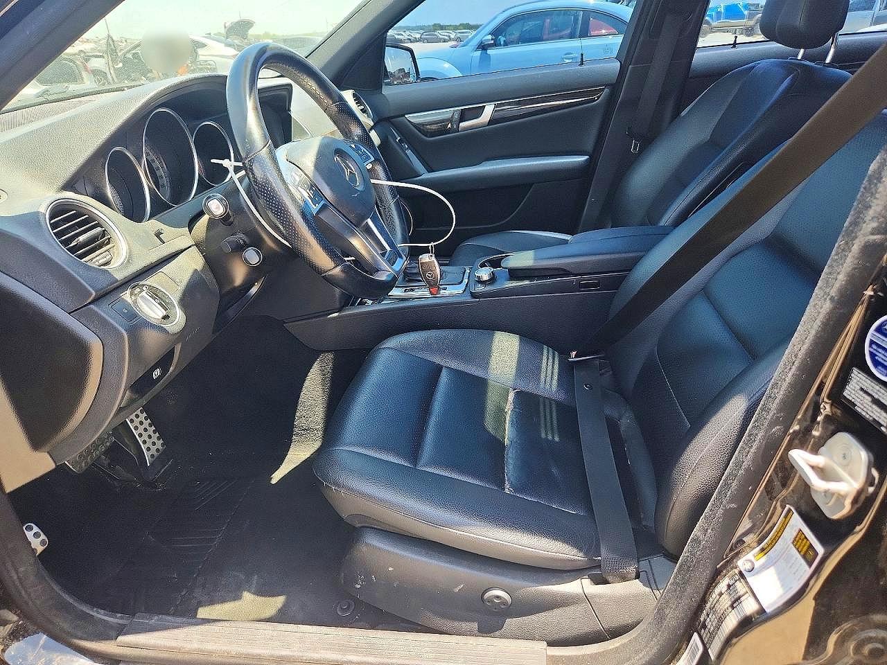 2013 Mercedes-benz C 300 4matic Black vin: WDDGF8AB7DG131554
