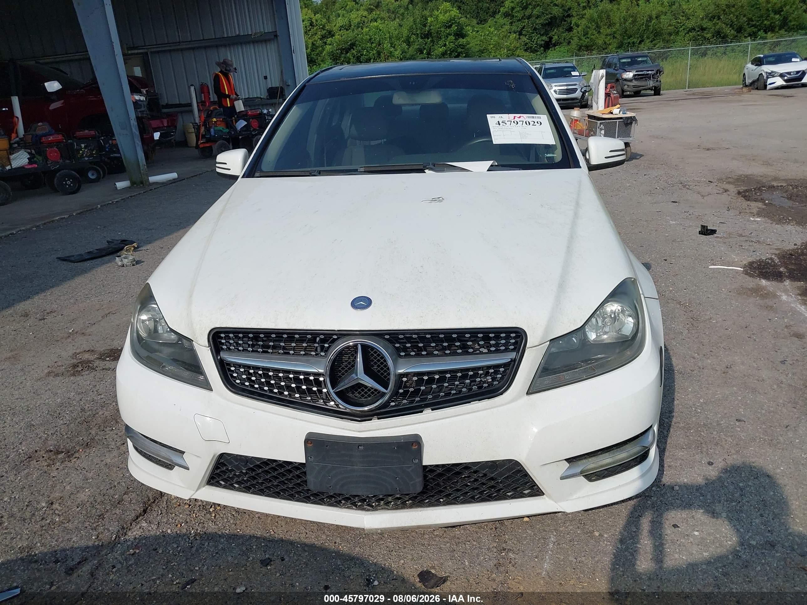 2013 Mercedes-benz C 300 Sport 4matic White vin: WDDGF8AB7DR241430