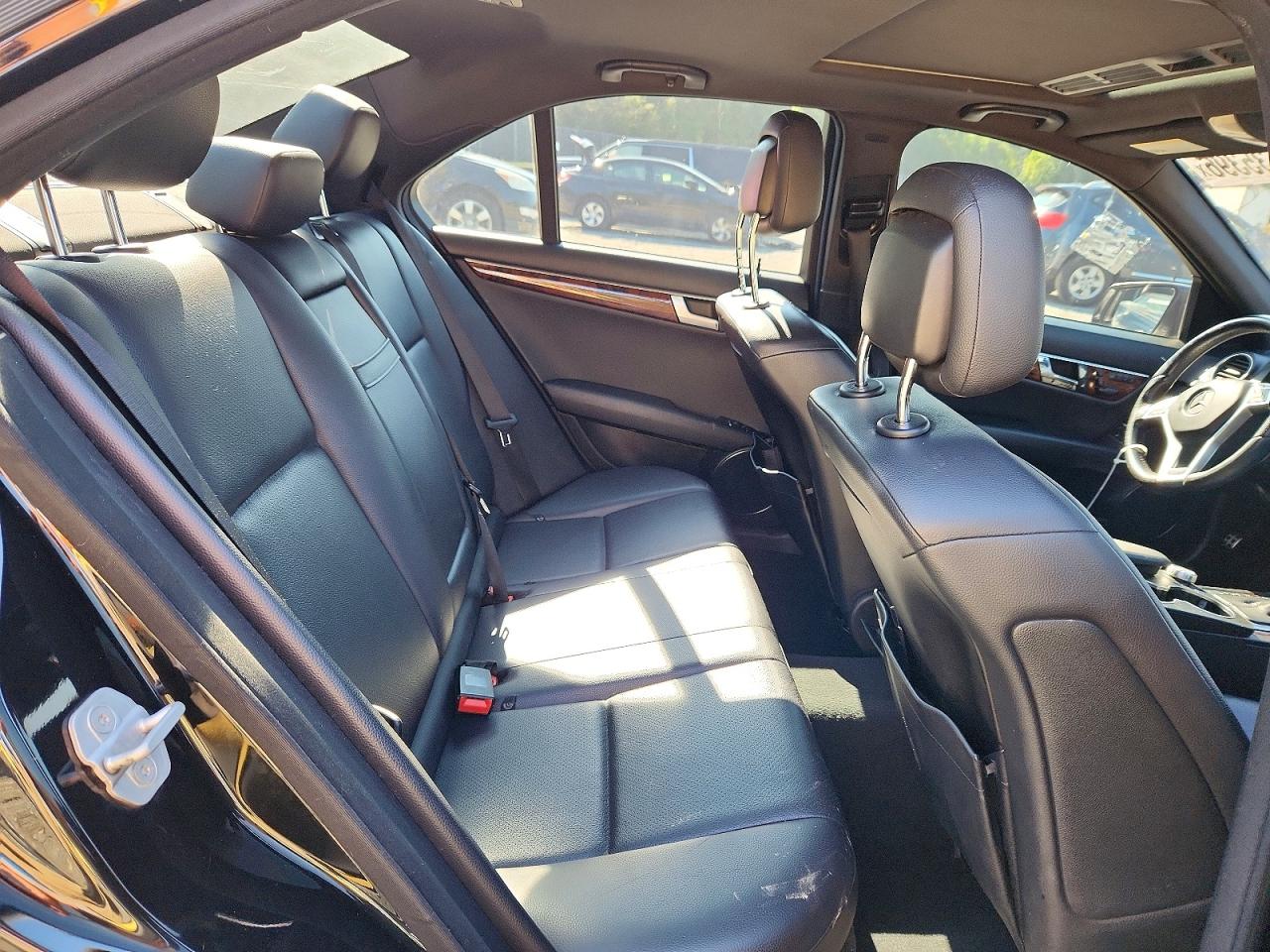 2013 Mercedes-benz C 300 4matic Black vin: WDDGF8AB7DR241539