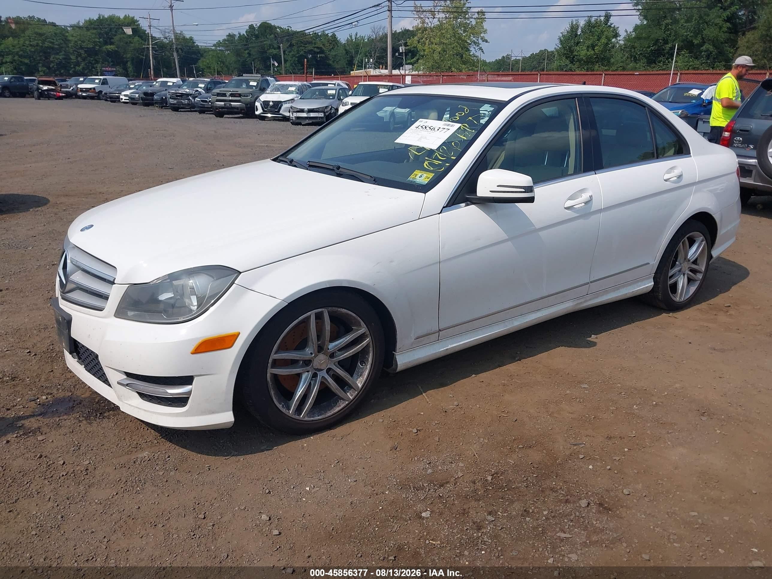 2013 Mercedes-benz C 300 Sport 4matic White vin: WDDGF8AB7DR243050