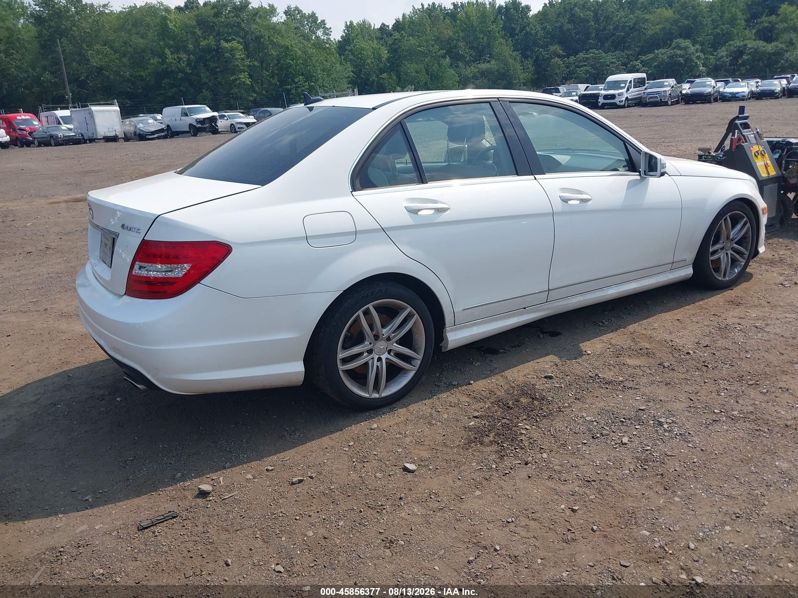 2013 Mercedes-benz C 300 Sport 4matic White vin: WDDGF8AB7DR243050