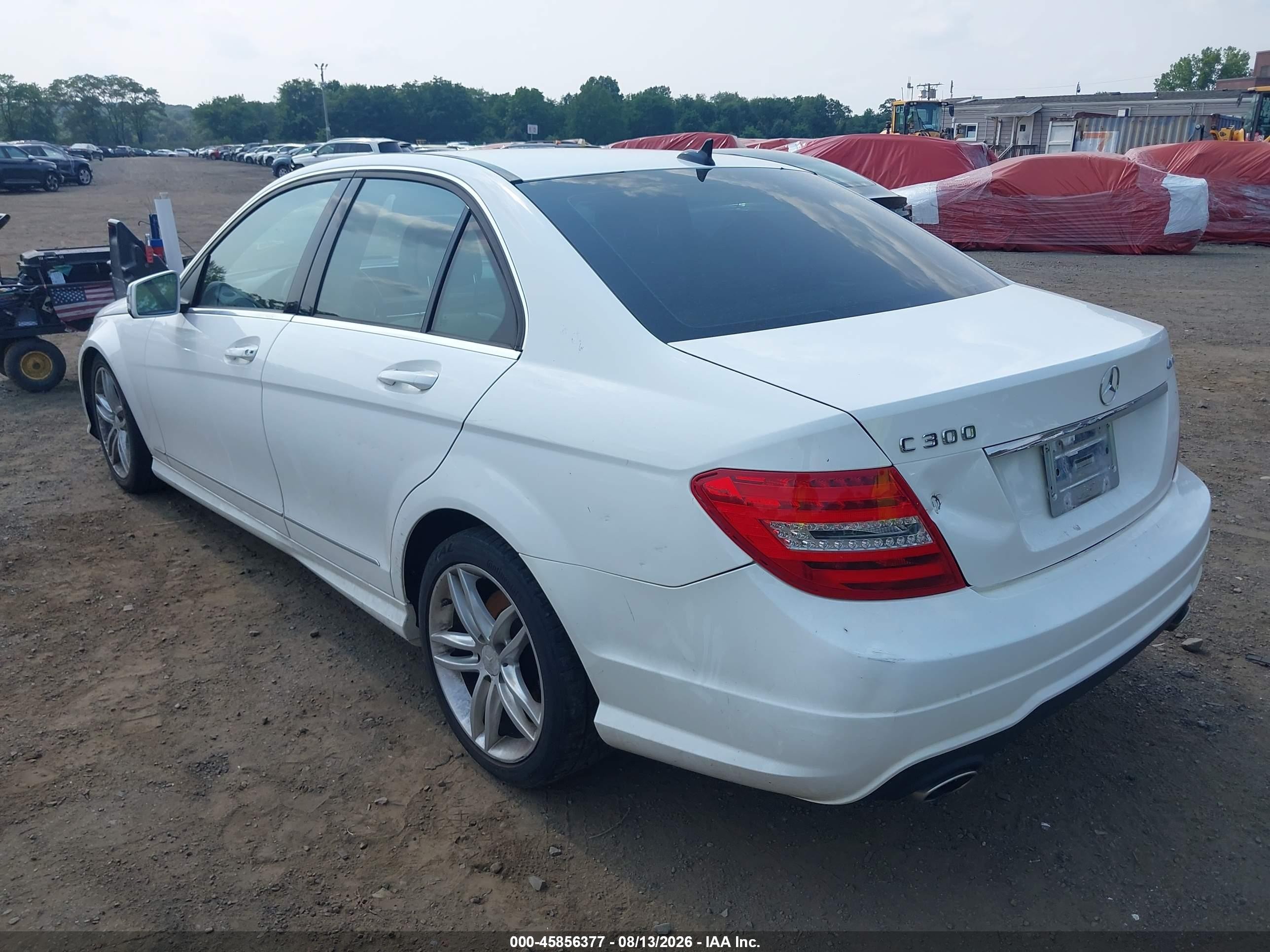 2013 Mercedes-benz C 300 Sport 4matic White vin: WDDGF8AB7DR243050