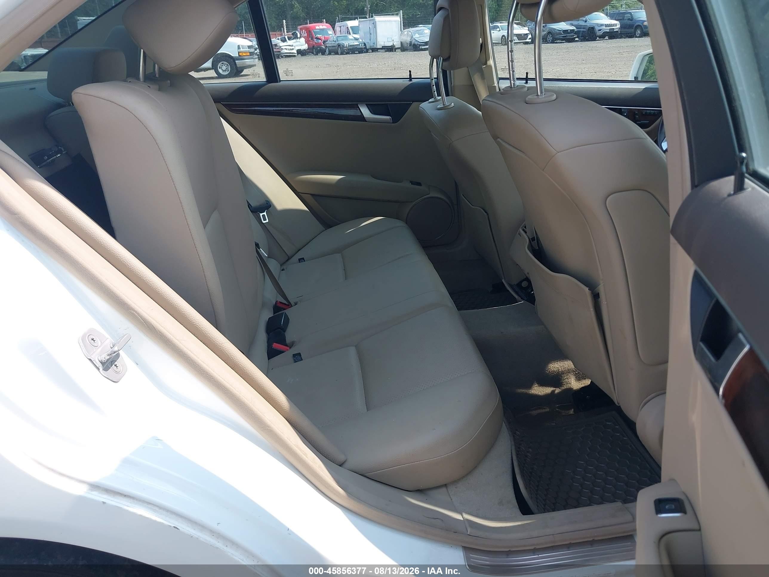 2013 Mercedes-benz C 300 Sport 4matic White vin: WDDGF8AB7DR243050