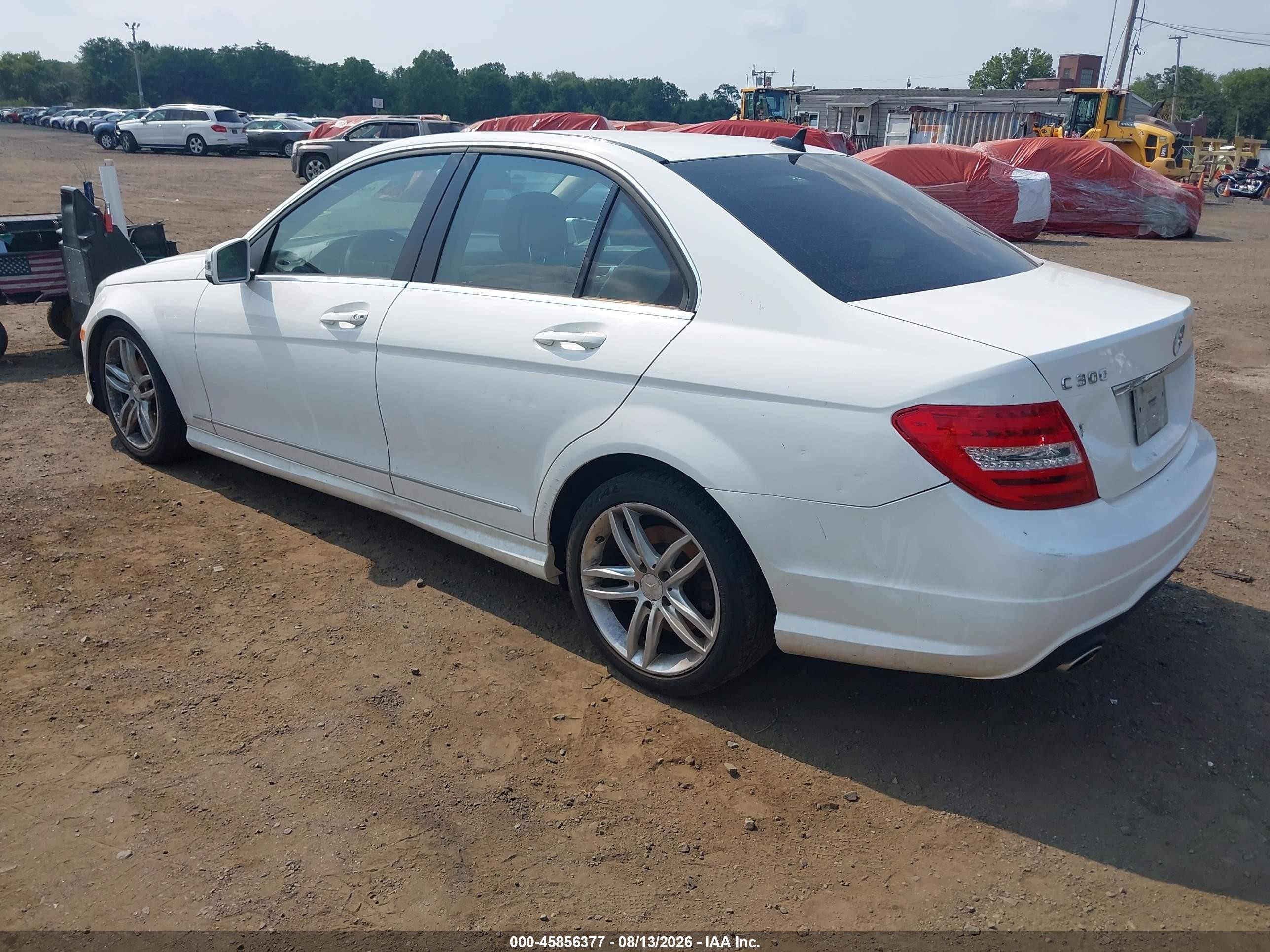 2013 Mercedes-benz C 300 Sport 4matic White vin: WDDGF8AB7DR243050