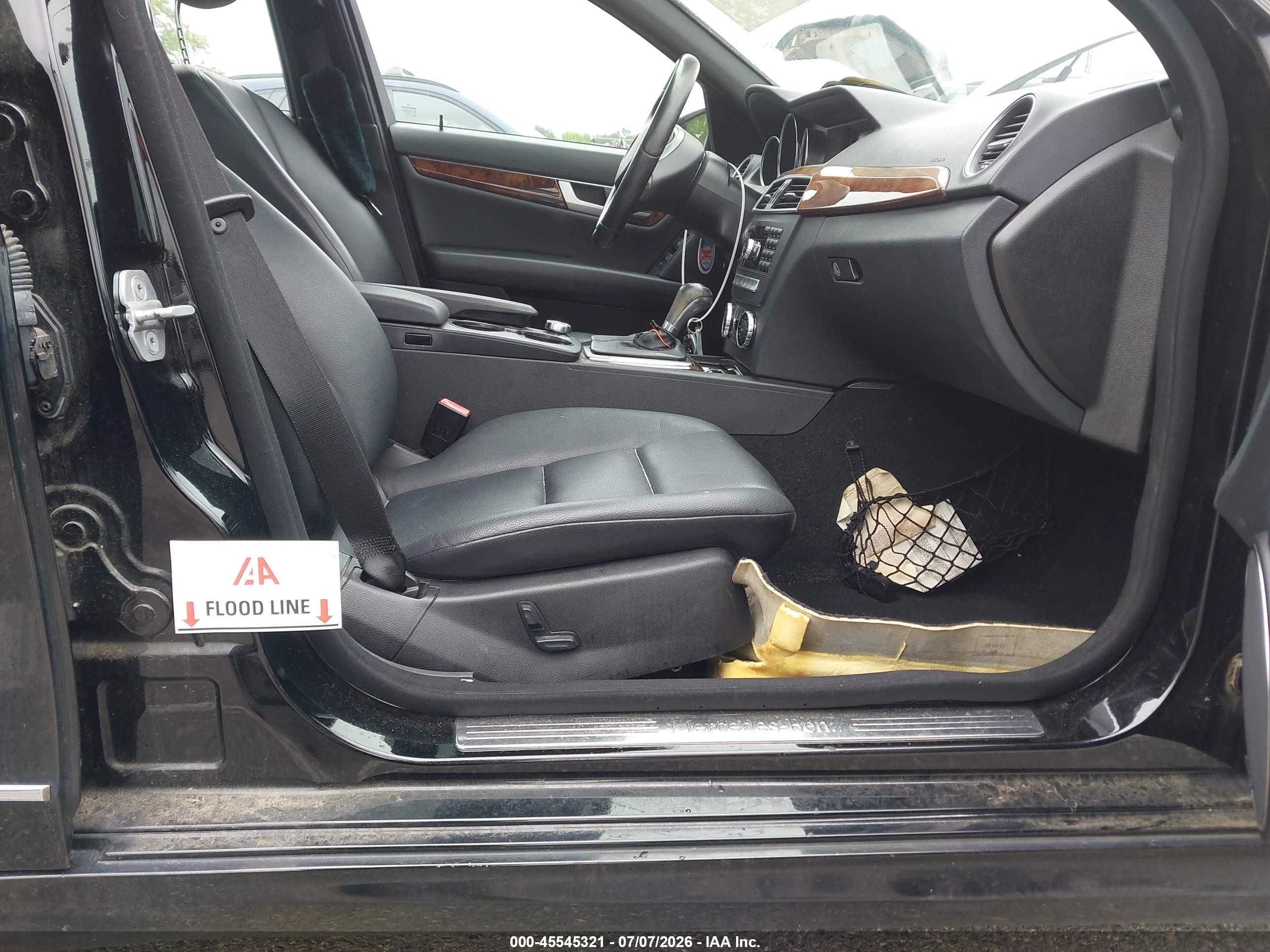 2013 Mercedes-benz C 300 Sport 4matic Black vin: WDDGF8AB7DR253254