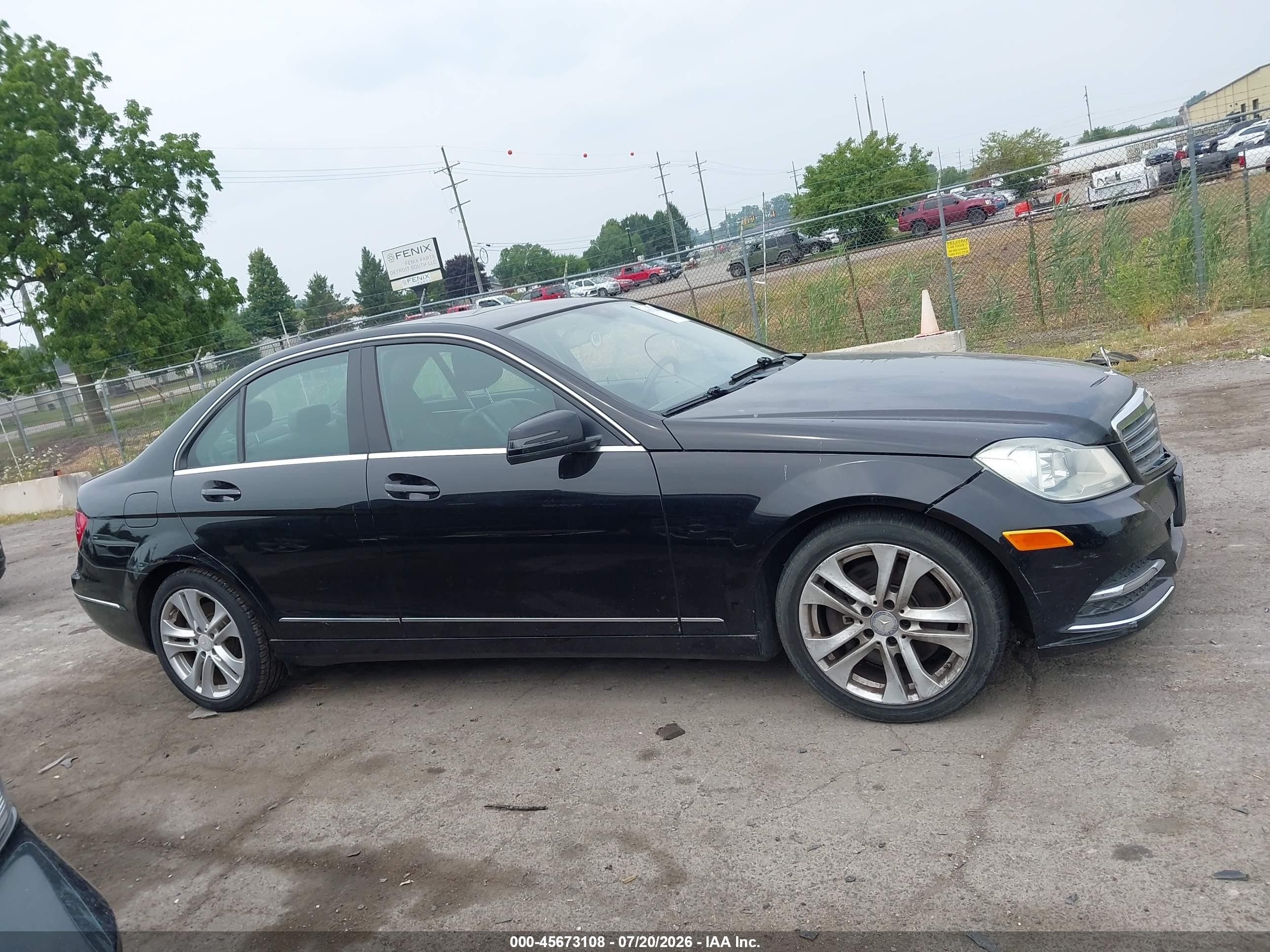 2013 Mercedes-benz C 300 Luxury 4matic Black vin: WDDGF8AB7DR256784