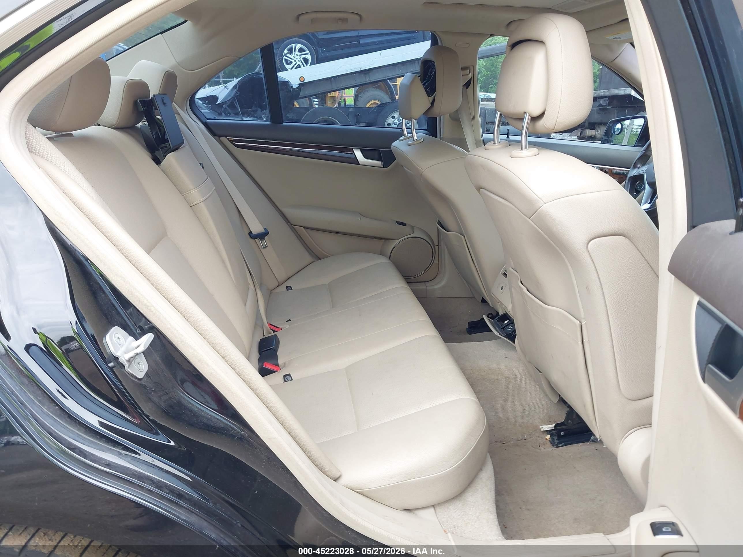 2013 Mercedes-benz C 300 Luxury 4matic/sport 4matic Black vin: WDDGF8AB7DR258583