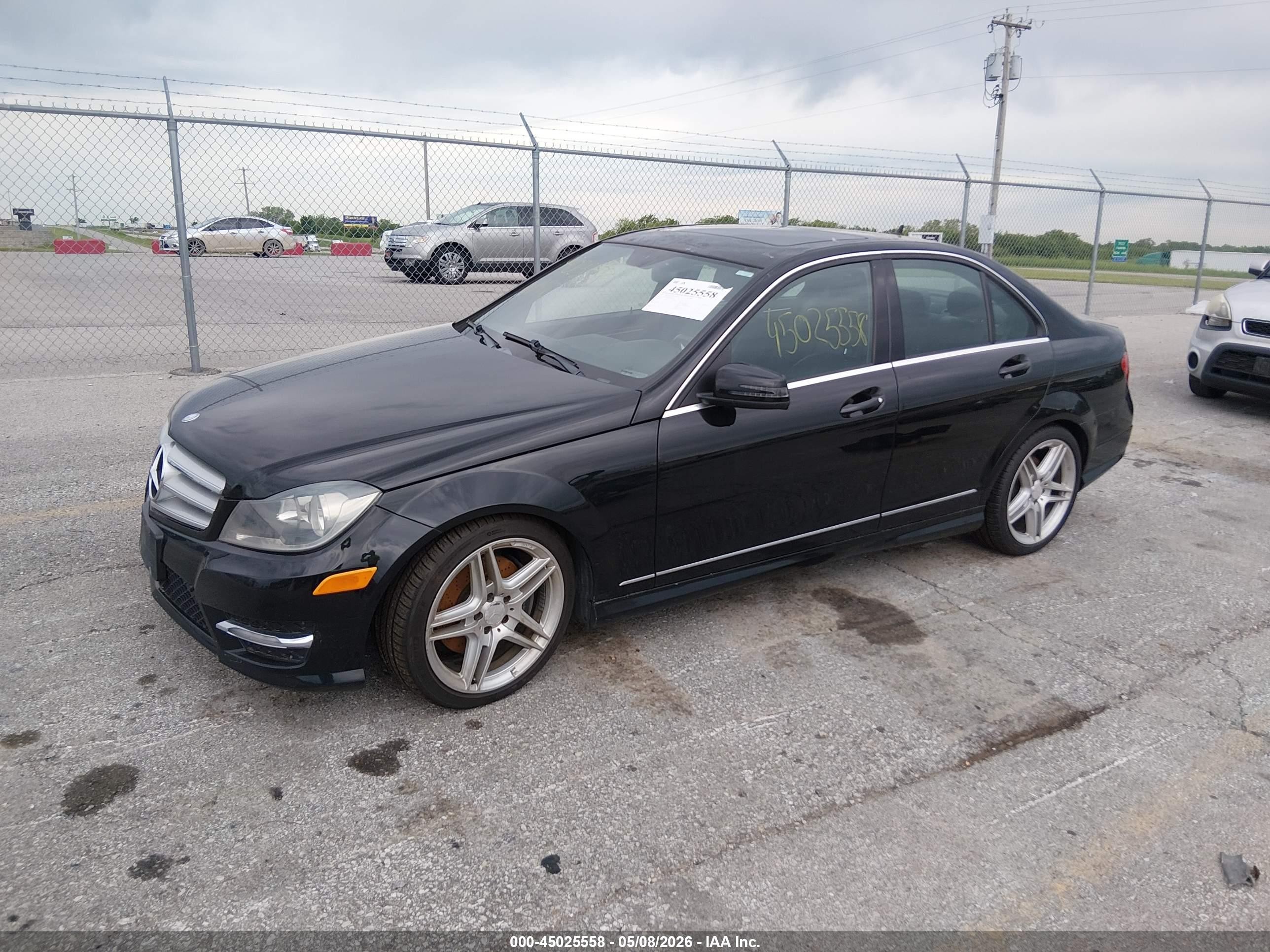 2013 Mercedes-benz C 300 Sport 4matic Black vin: WDDGF8AB7DR263573