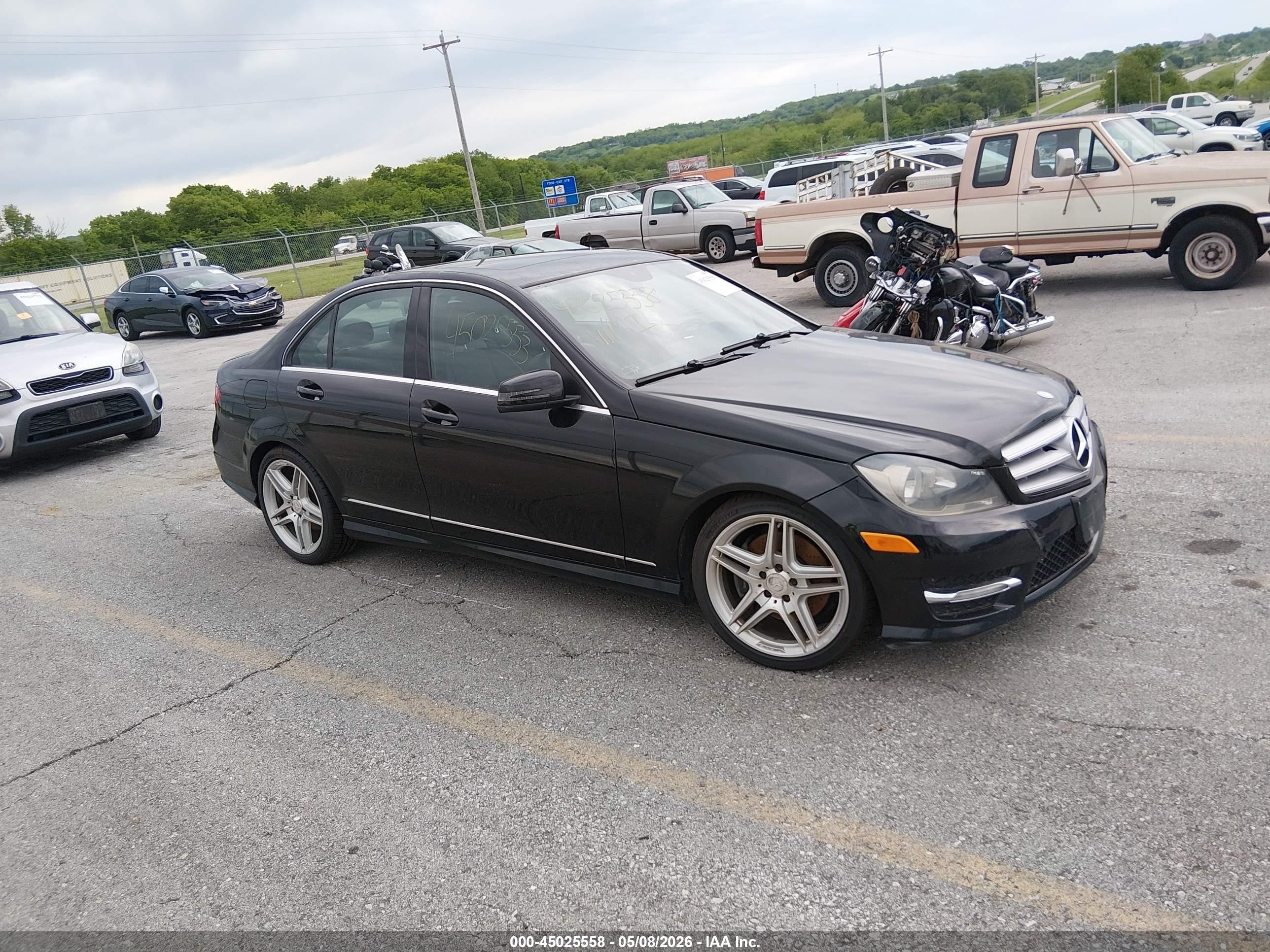 2013 Mercedes-benz C 300 Sport 4matic Black vin: WDDGF8AB7DR263573