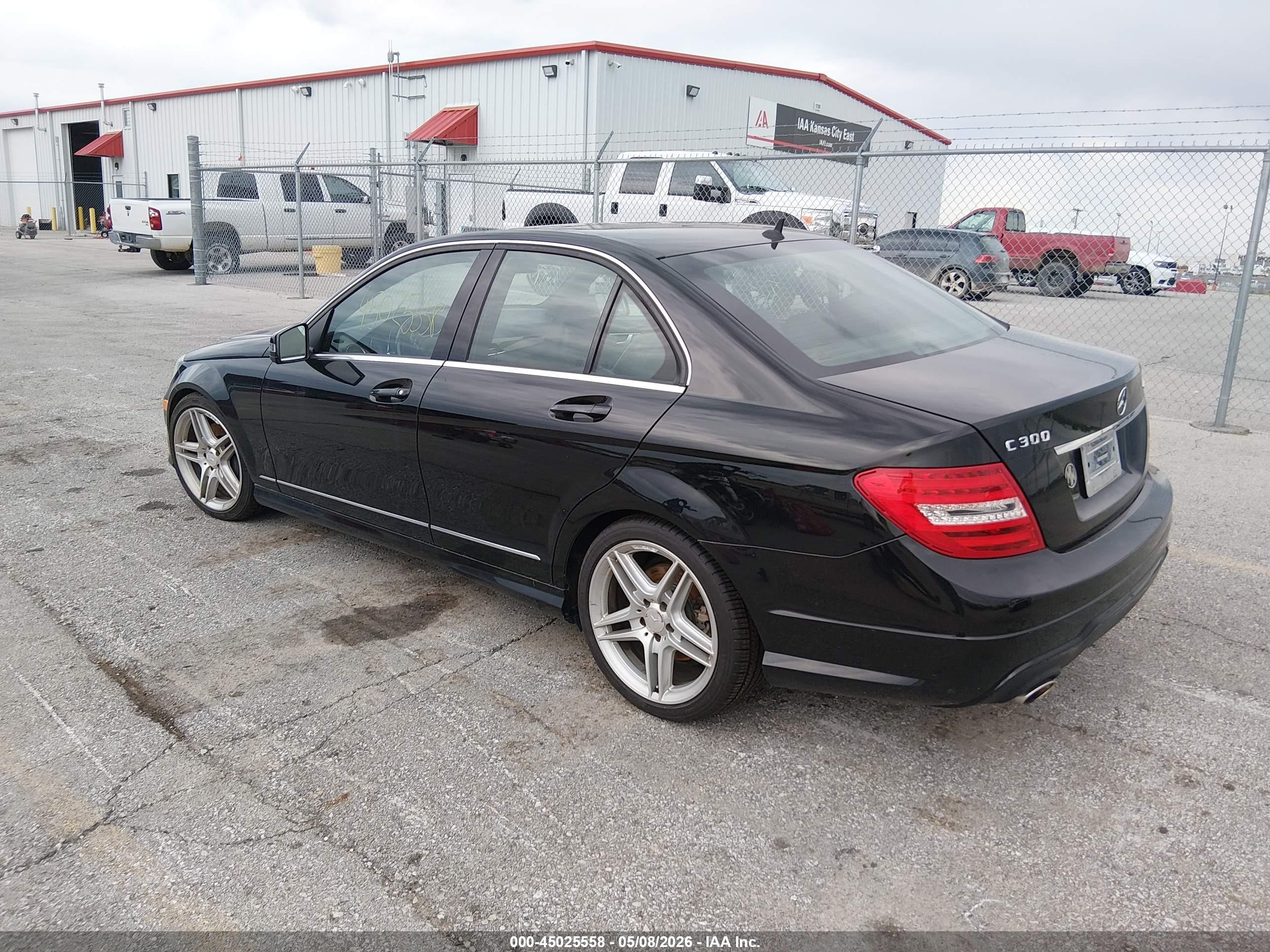 2013 Mercedes-benz C 300 Sport 4matic Black vin: WDDGF8AB7DR263573