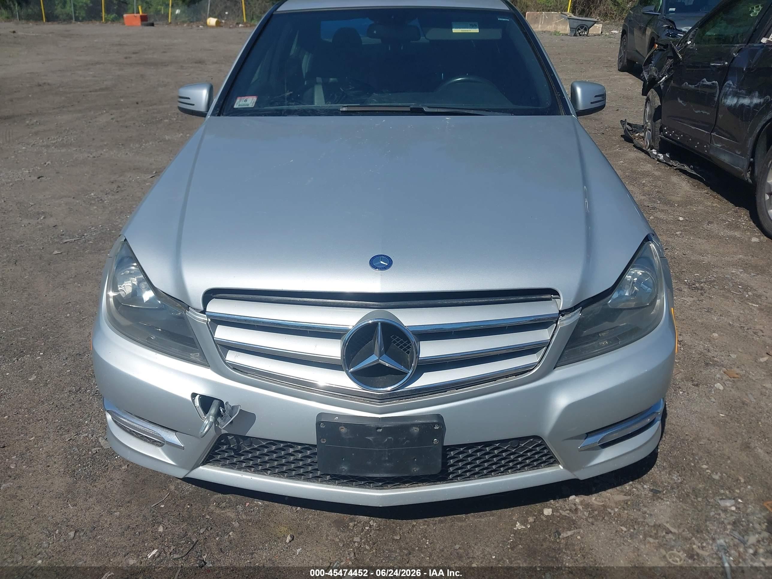 2013 Mercedes-benz C 300 Sport 4matic Серебряный vin: WDDGF8AB7DR281264