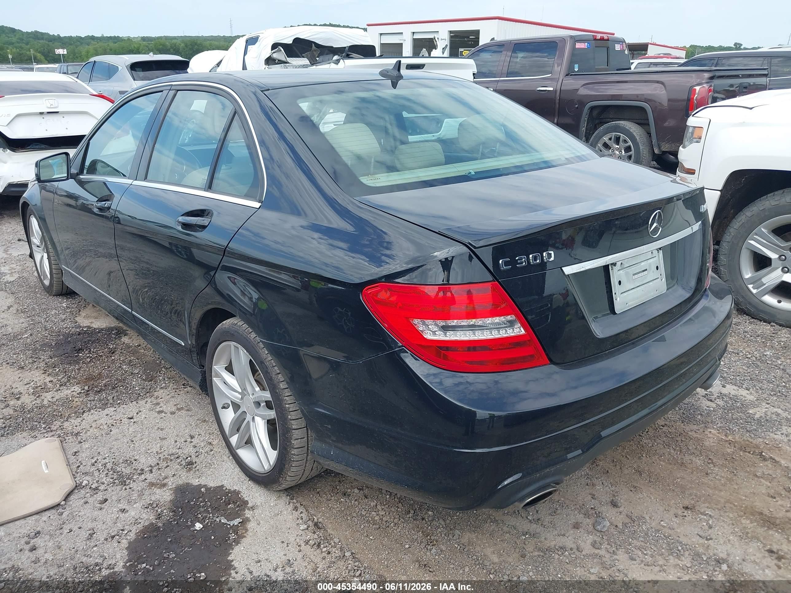 2013 Mercedes-benz C 300 Sport 4matic Black vin: WDDGF8AB7DR283581