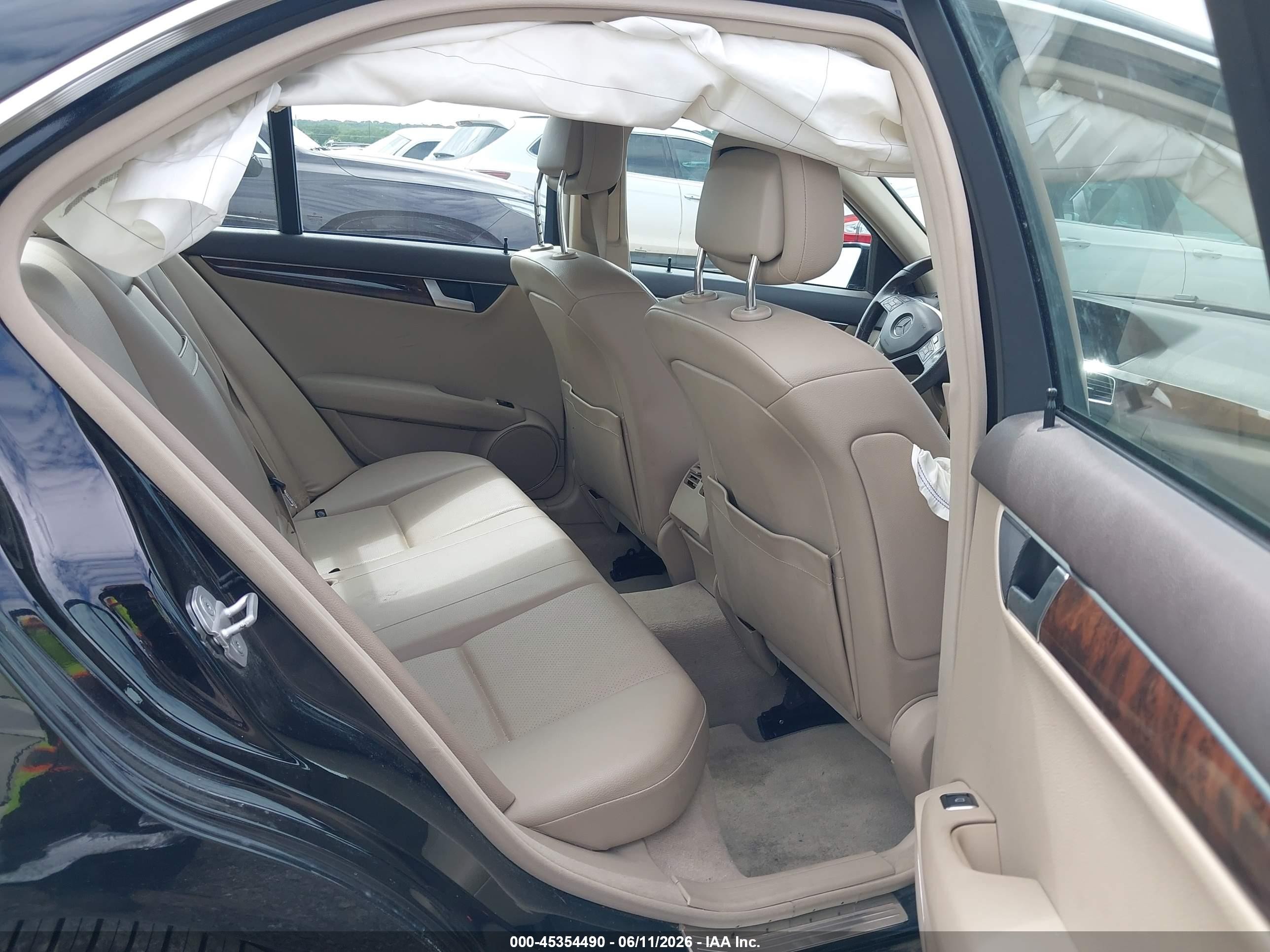 2013 Mercedes-benz C 300 Sport 4matic Black vin: WDDGF8AB7DR283581