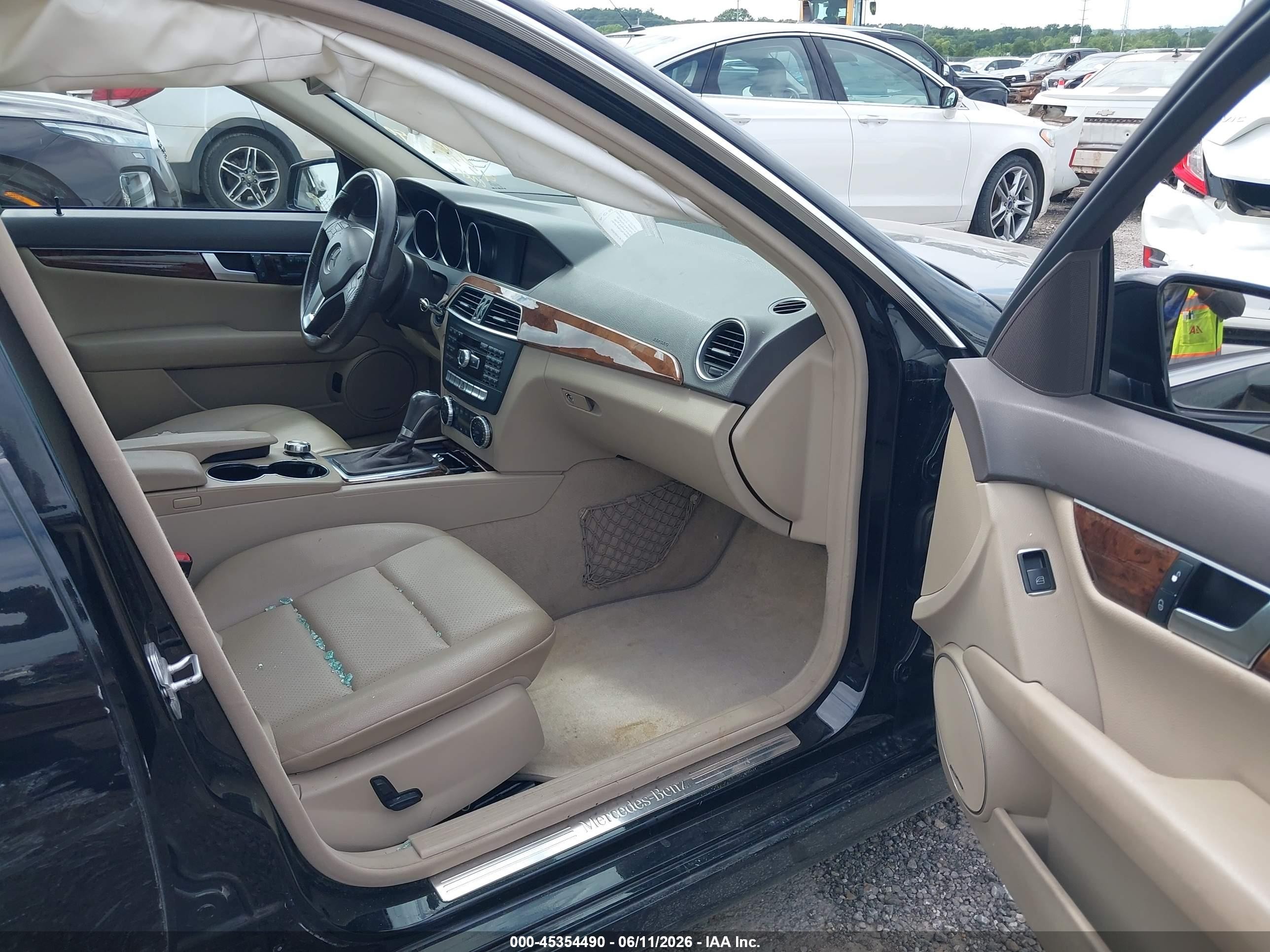 2013 Mercedes-benz C 300 Sport 4matic Black vin: WDDGF8AB7DR283581