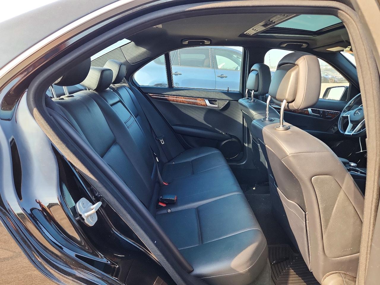 2013 Mercedes-benz C 300 4matic Black vin: WDDGF8AB7DR283645