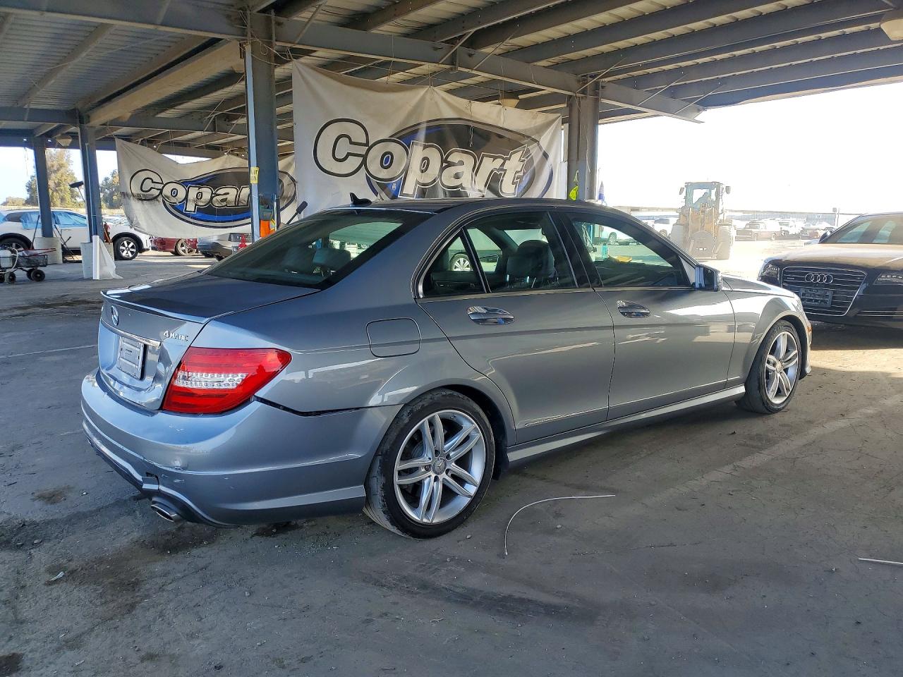 2014 Mercedes-benz C 300 4matic Silver vin: WDDGF8AB7EA943540
