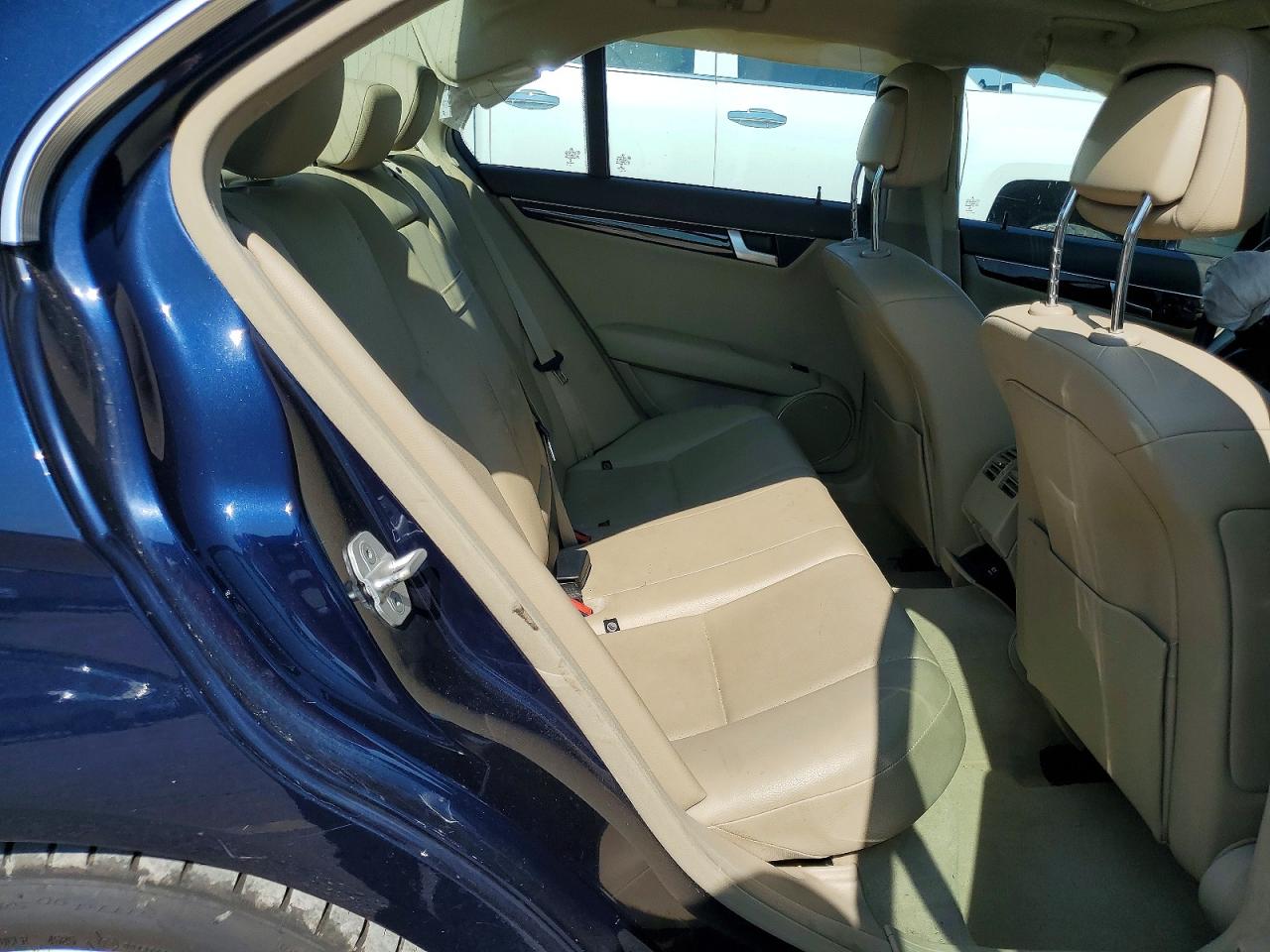 2014 Mercedes-benz C 300 4matic Blue vin: WDDGF8AB7EA948396