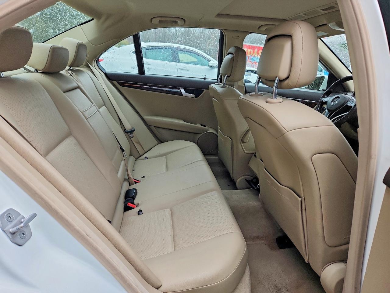2014 Mercedes-benz C 300 4matic White vin: WDDGF8AB7EA956868