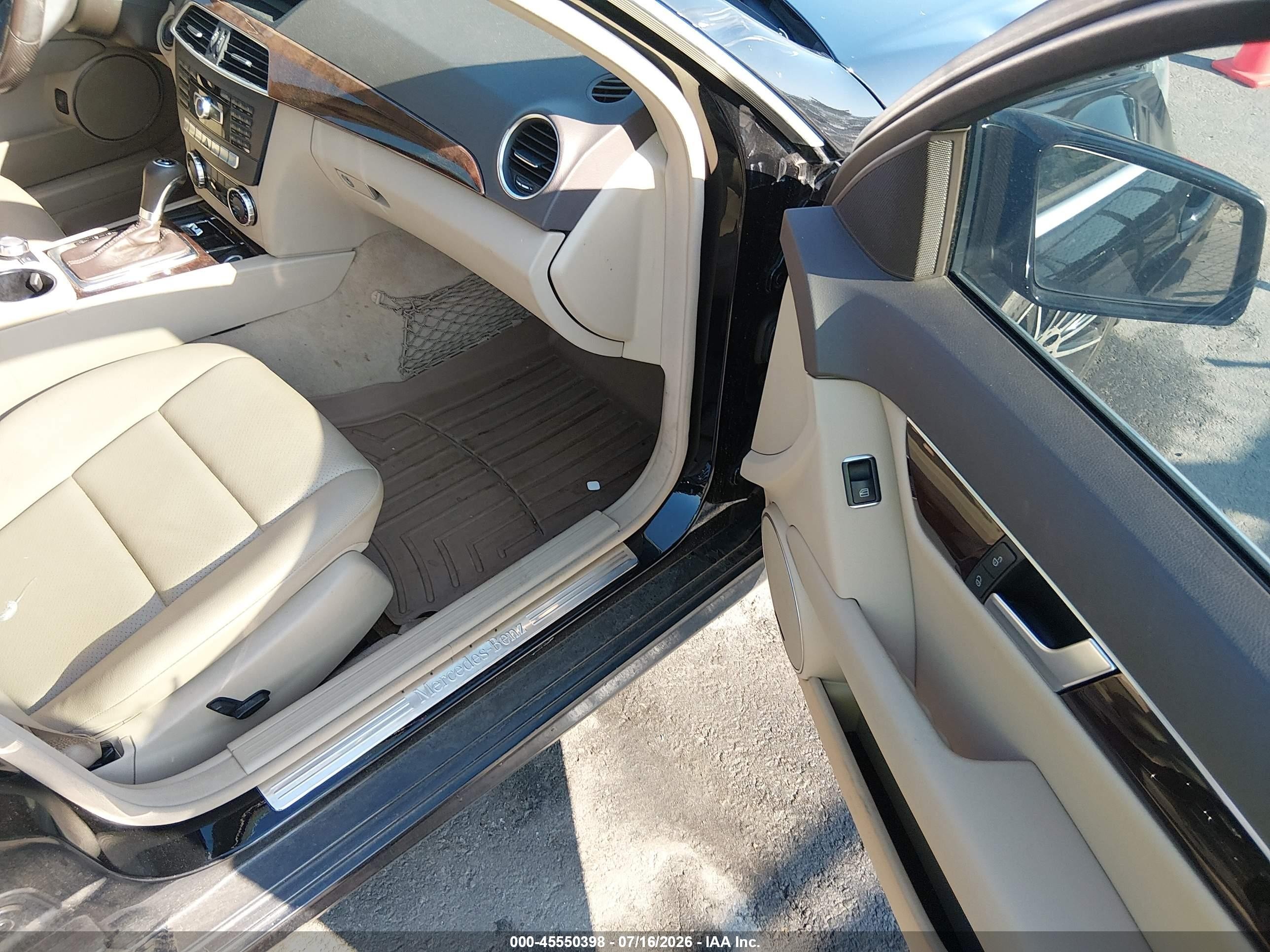 2014 Mercedes-benz C 300 Sport 4matic Черный vin: WDDGF8AB7EA962203