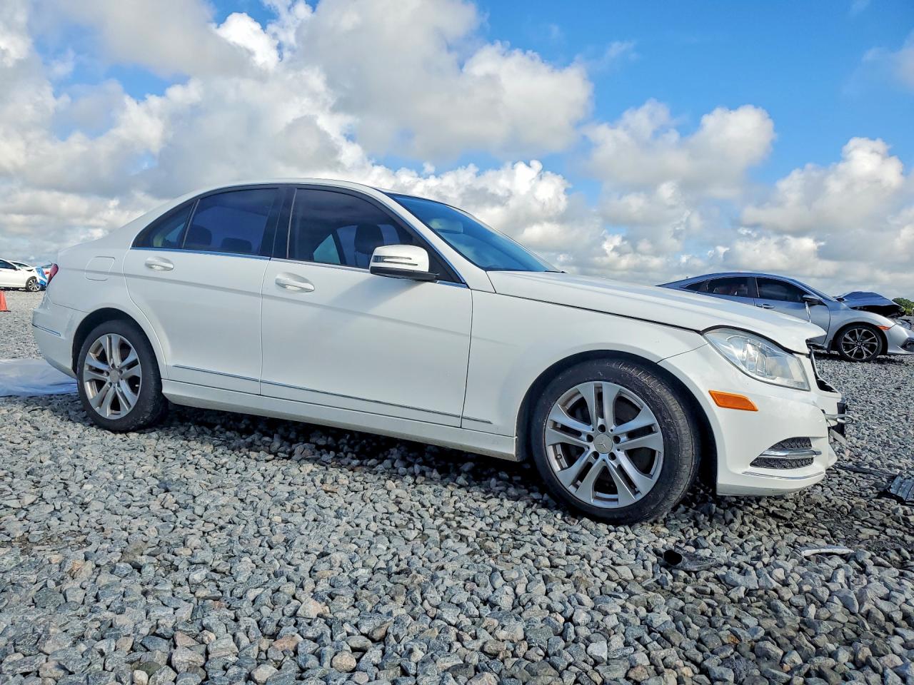 2014 Mercedes-benz C 300 4matic White vin: WDDGF8AB7EG180514