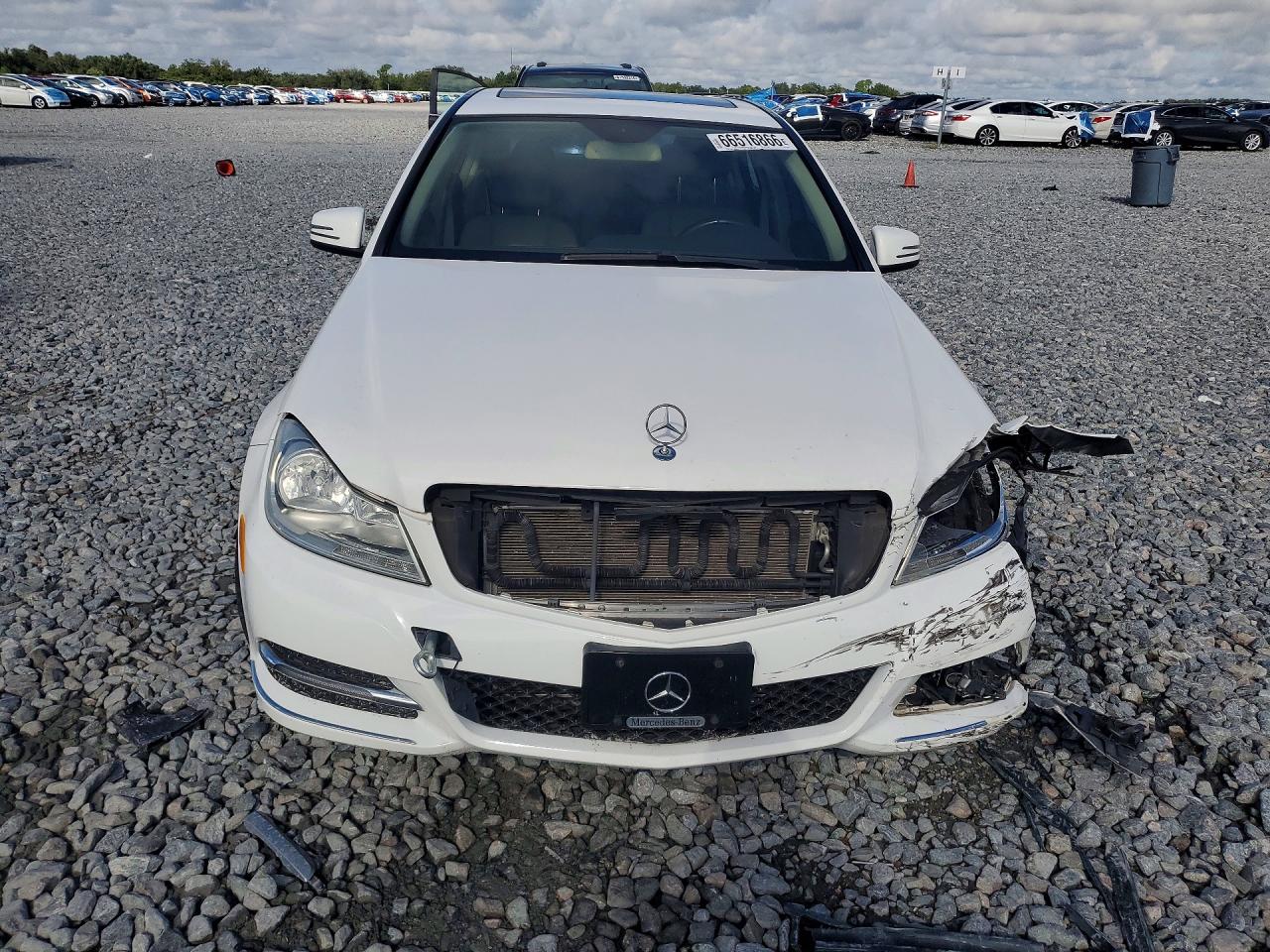 2014 Mercedes-benz C 300 4matic White vin: WDDGF8AB7EG180514