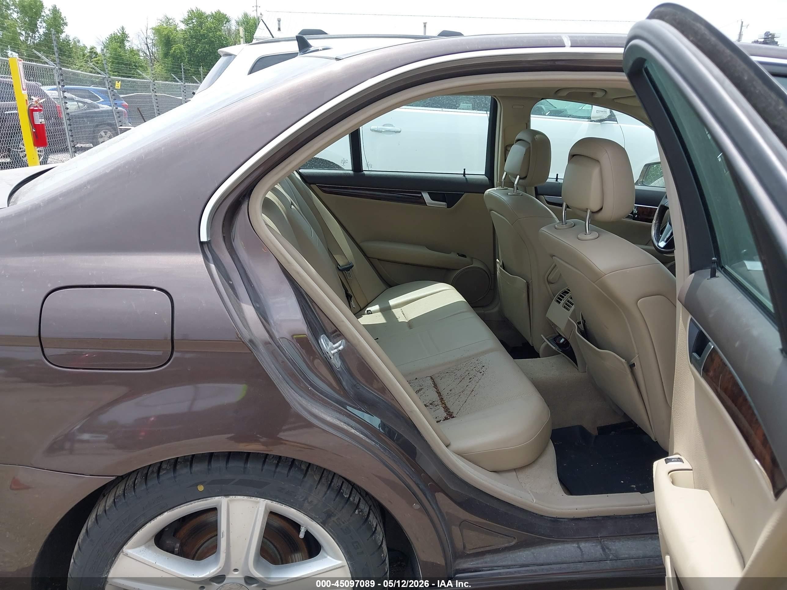 2014 Mercedes-benz C 300 Sport 4matic Brown vin: WDDGF8AB7EG198379