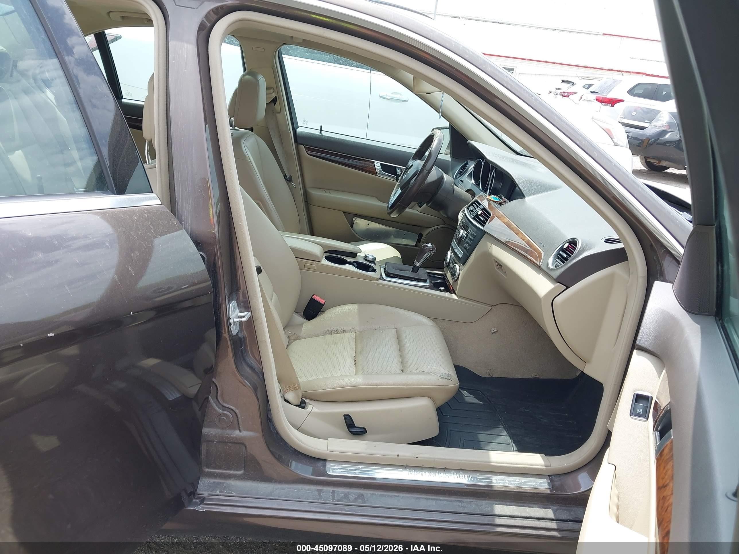 2014 Mercedes-benz C 300 Sport 4matic Brown vin: WDDGF8AB7EG198379