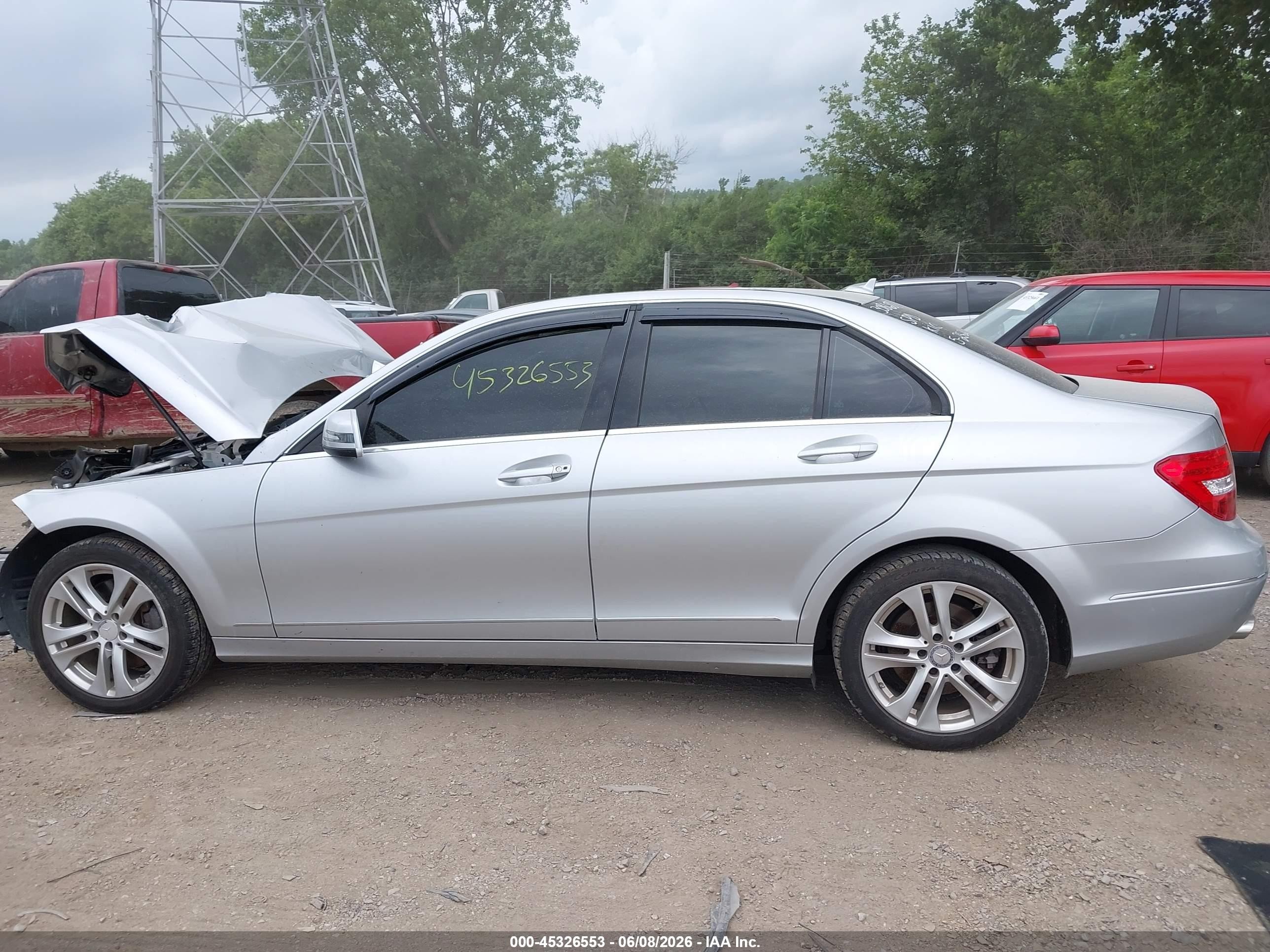 2014 Mercedes-benz C 300 Luxury 4matic Silver vin: WDDGF8AB7EG227315