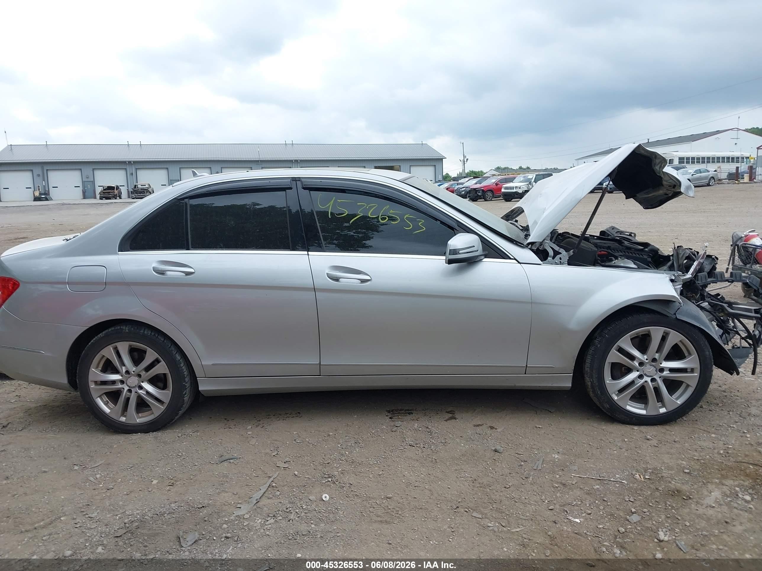 2014 Mercedes-benz C 300 Luxury 4matic Silver vin: WDDGF8AB7EG227315