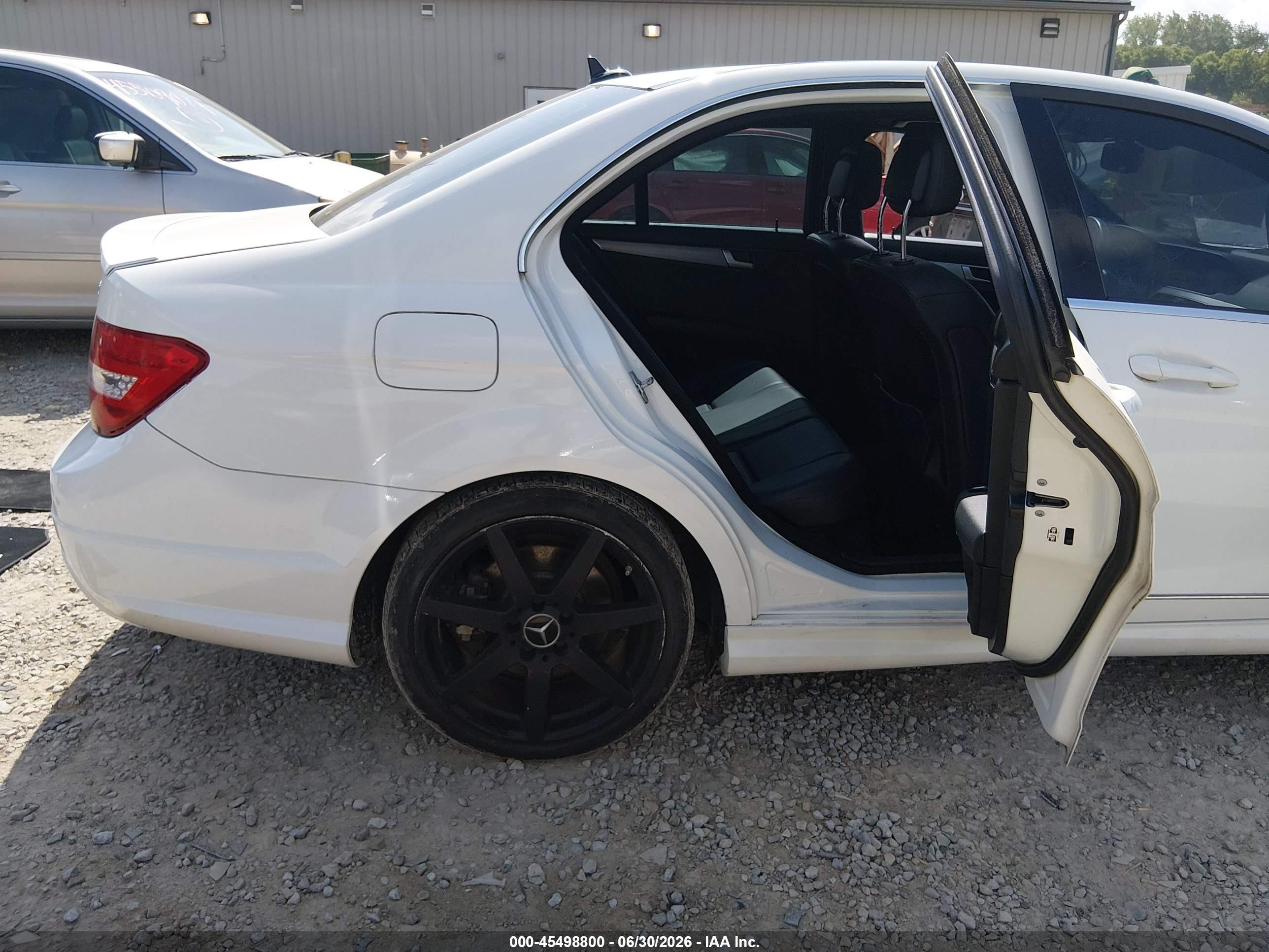 2014 Mercedes-benz C 300 Sport 4matic White vin: WDDGF8AB7EG234667