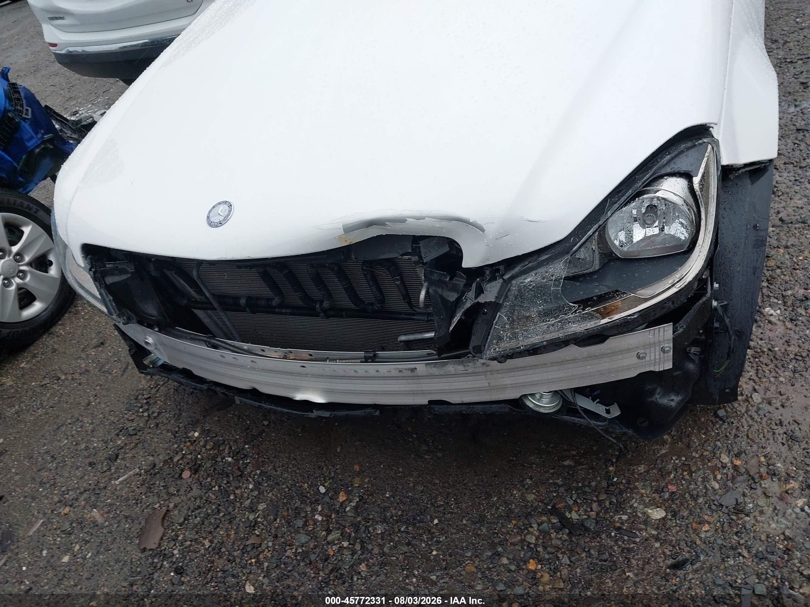 2014 Mercedes-benz C 300 Sport 4matic White vin: WDDGF8AB7EG247421