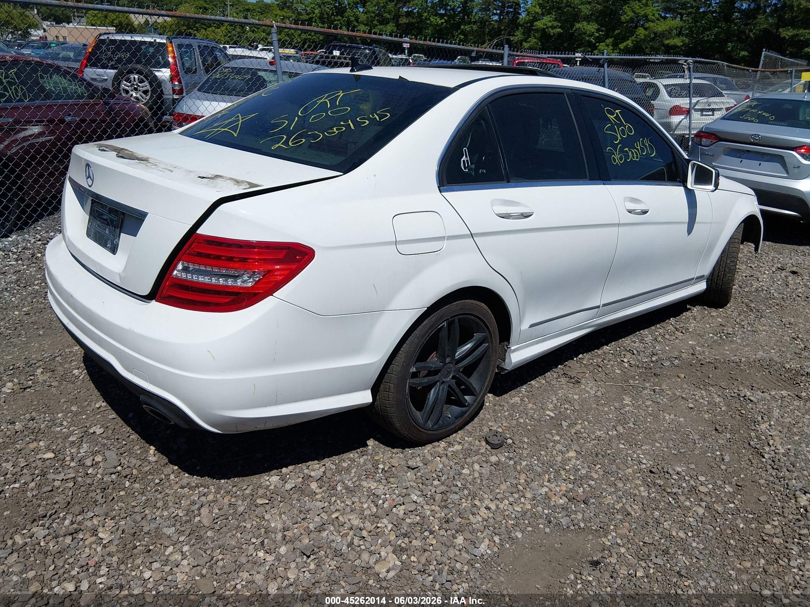 2014 Mercedes-benz C 300 Sport 4matic White vin: WDDGF8AB7ER319092