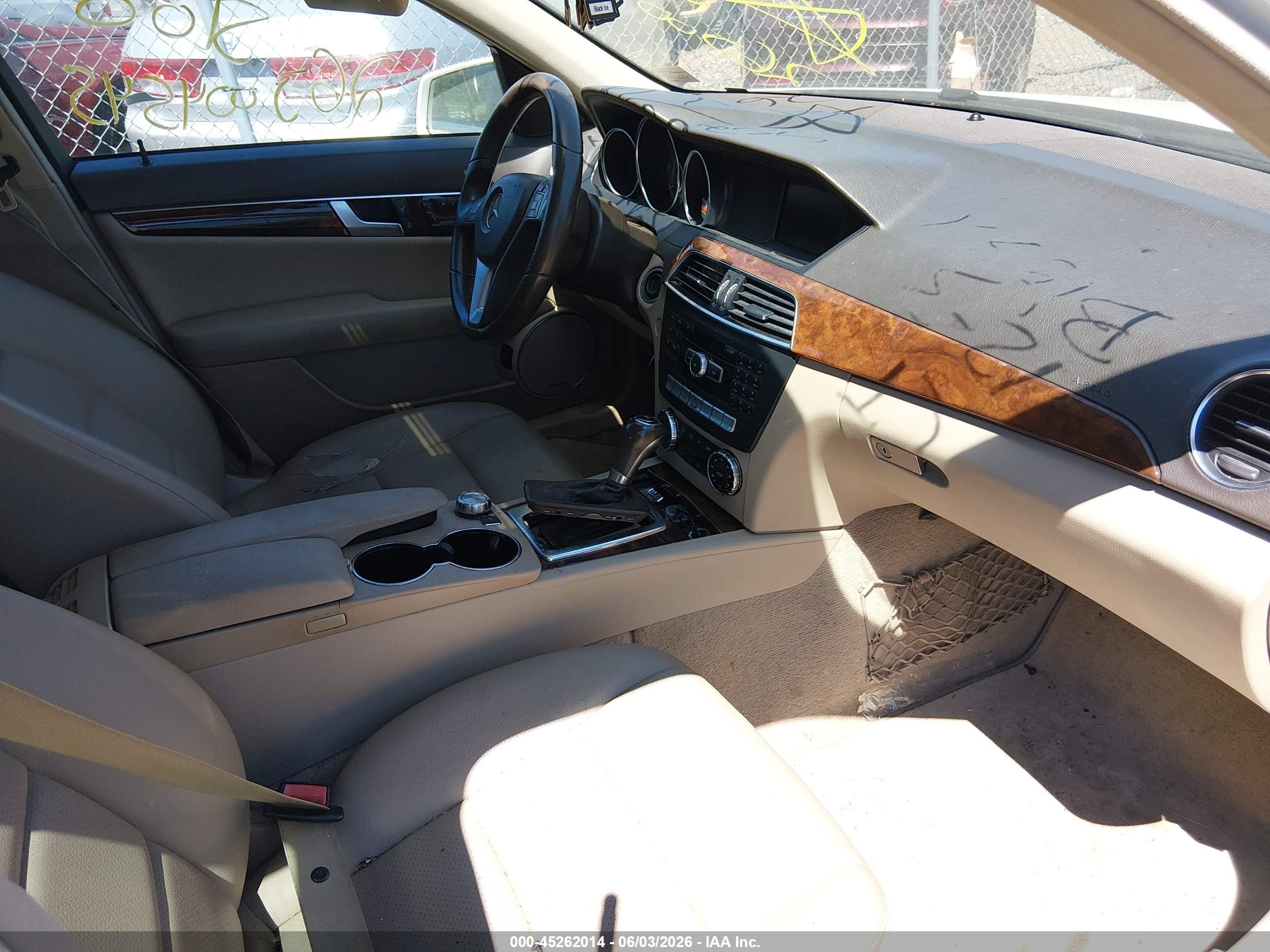 2014 Mercedes-benz C 300 Sport 4matic White vin: WDDGF8AB7ER319092