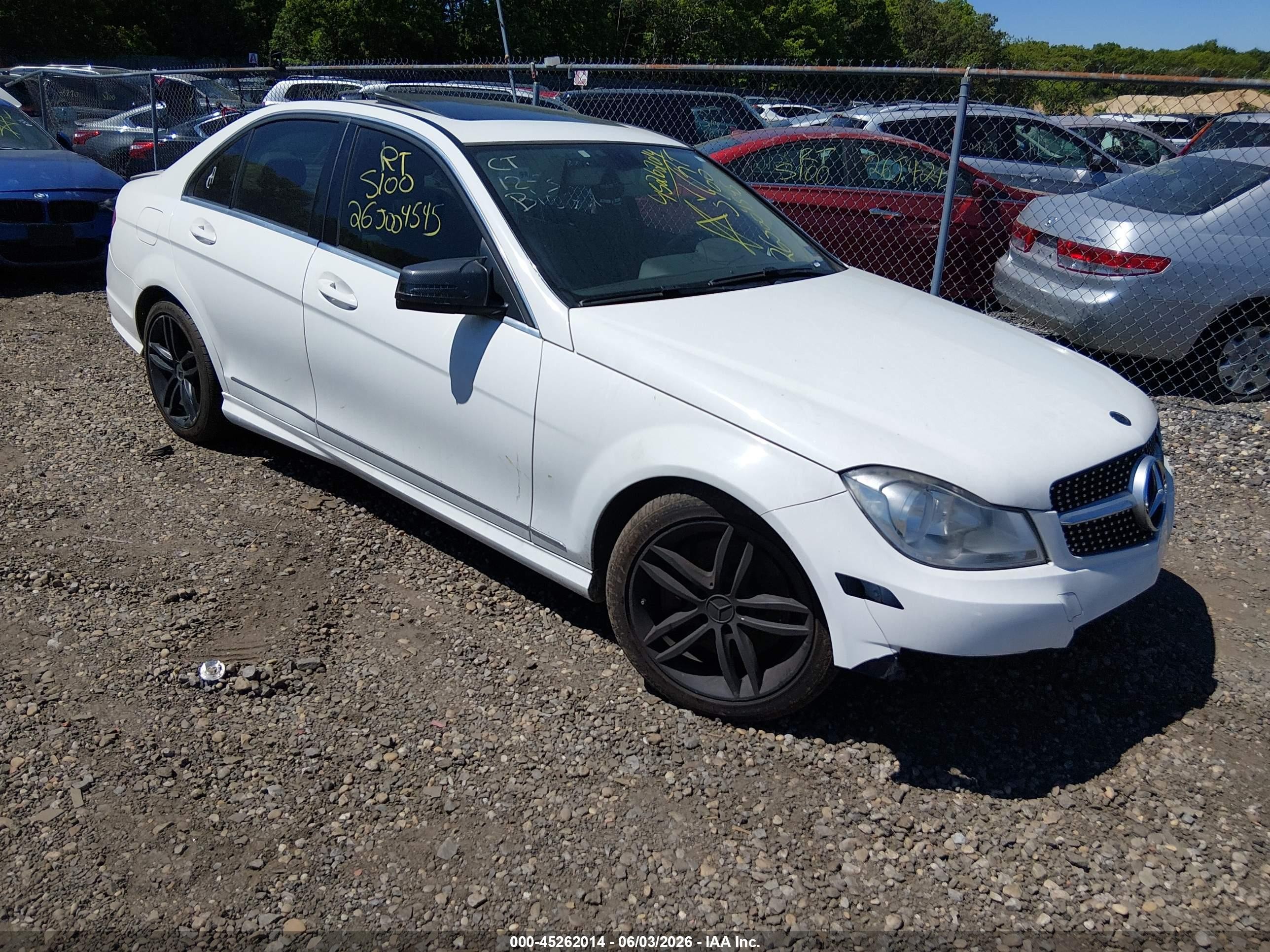 2014 Mercedes-benz C 300 Sport 4matic White vin: WDDGF8AB7ER319092