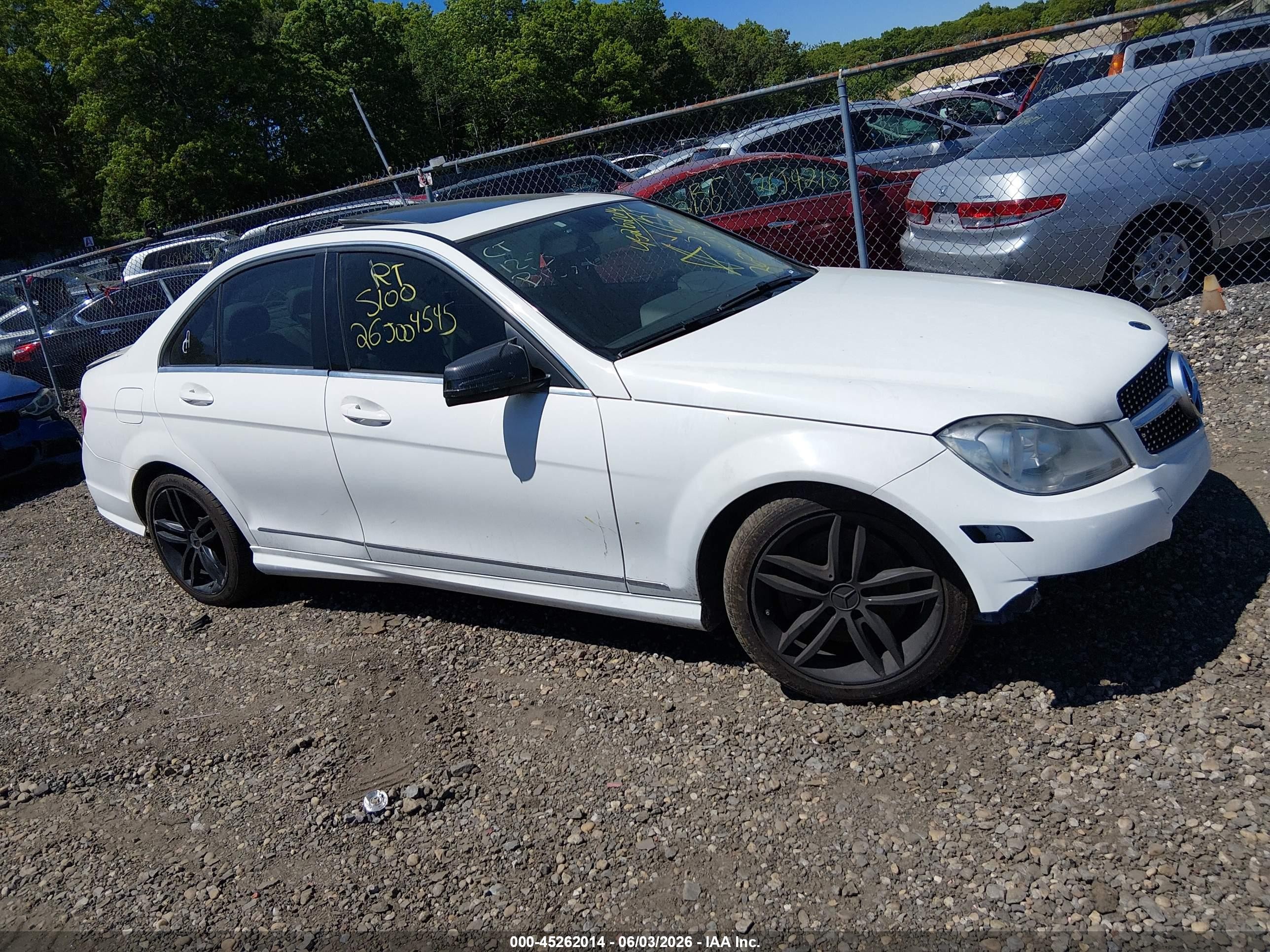 2014 Mercedes-benz C 300 Sport 4matic White vin: WDDGF8AB7ER319092