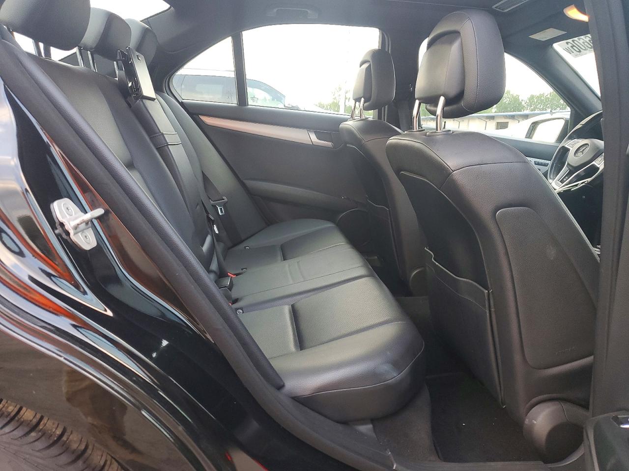 2014 Mercedes-benz C 300 4matic Black vin: WDDGF8AB7ER324390