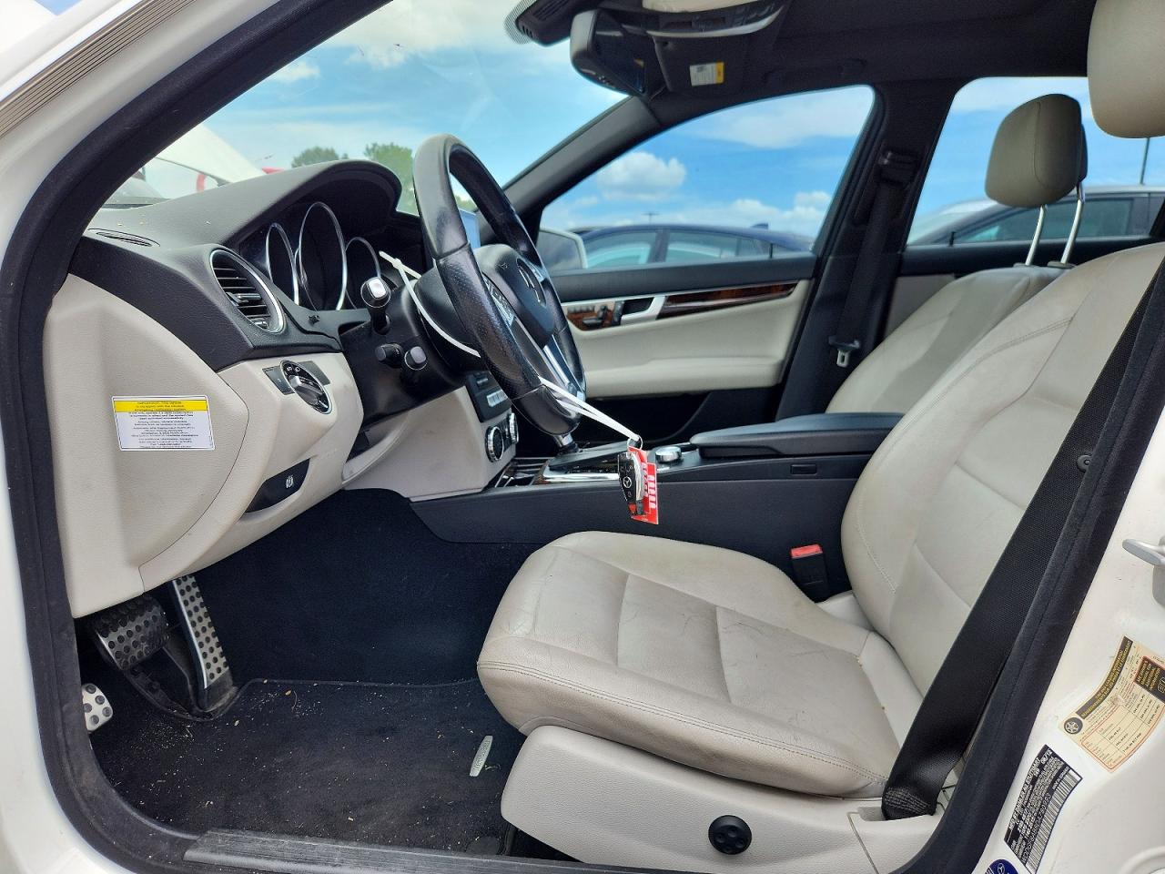 2013 Mercedes-benz C 300 4matic White vin: WDDGF8AB8DA780993