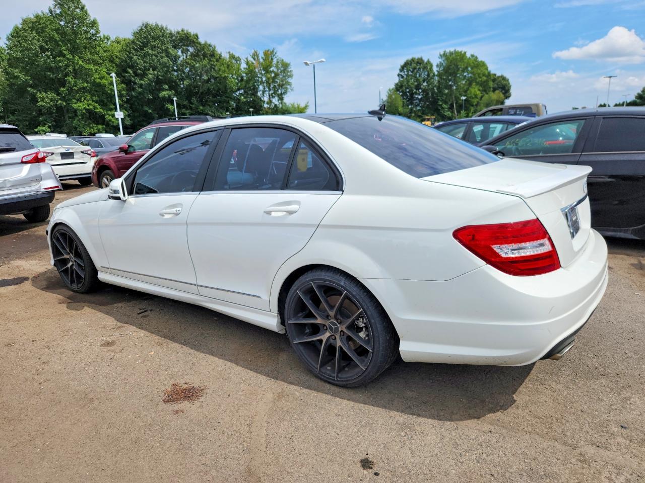 2013 Mercedes-benz C 300 4matic White vin: WDDGF8AB8DA780993
