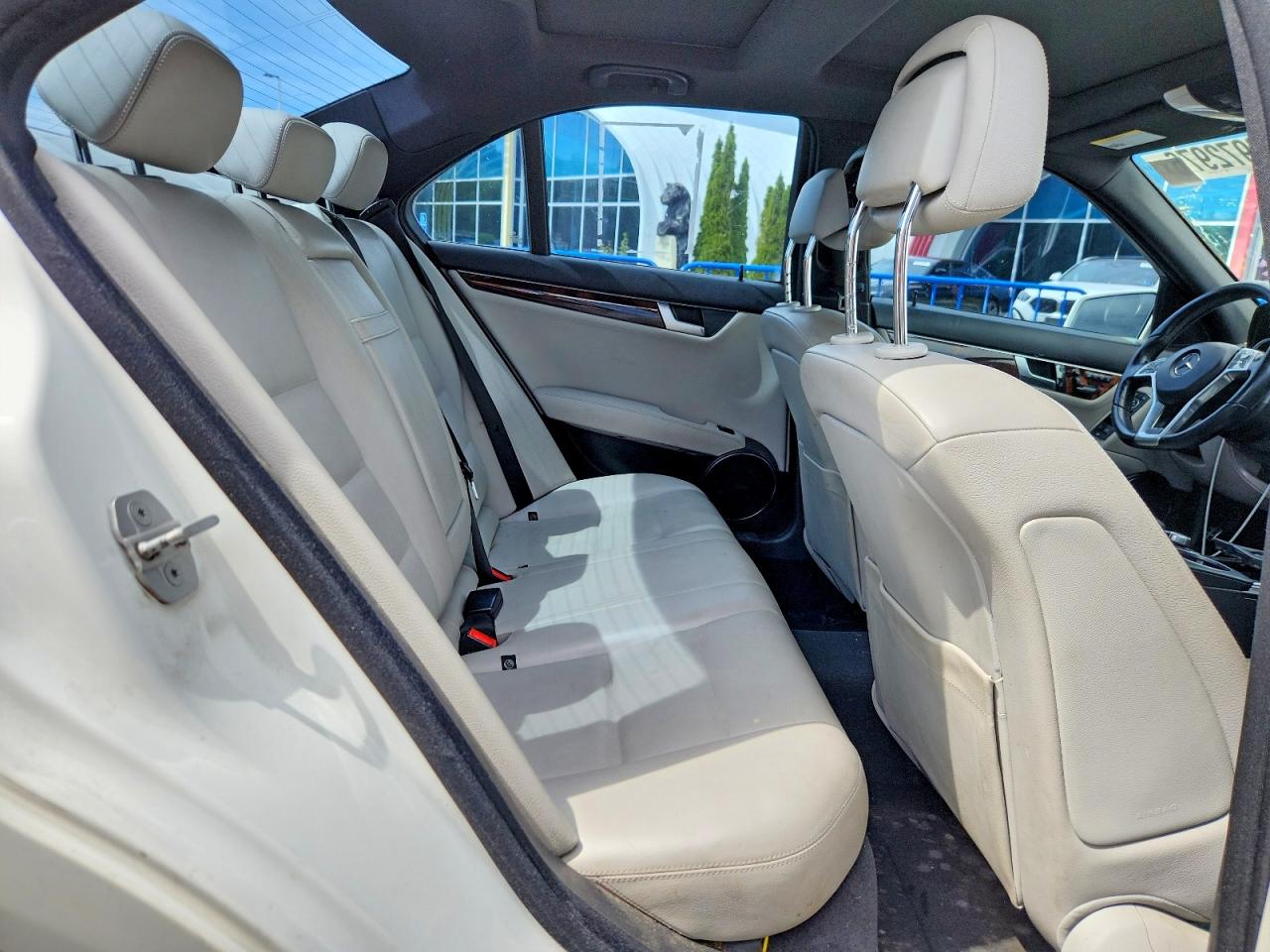 2013 Mercedes-benz C 300 4matic White vin: WDDGF8AB8DA780993