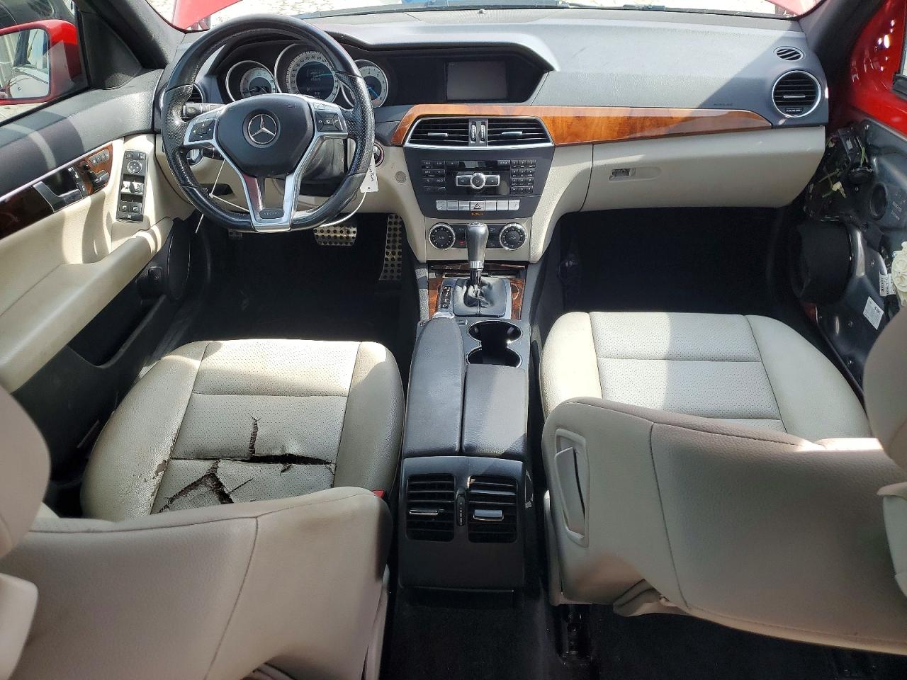 2013 Mercedes-benz C 300 4matic Red vin: WDDGF8AB8DA786602