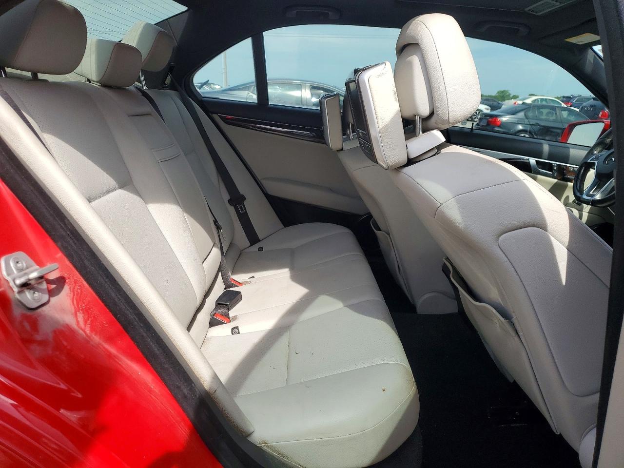 2013 Mercedes-benz C 300 4matic Red vin: WDDGF8AB8DA786602