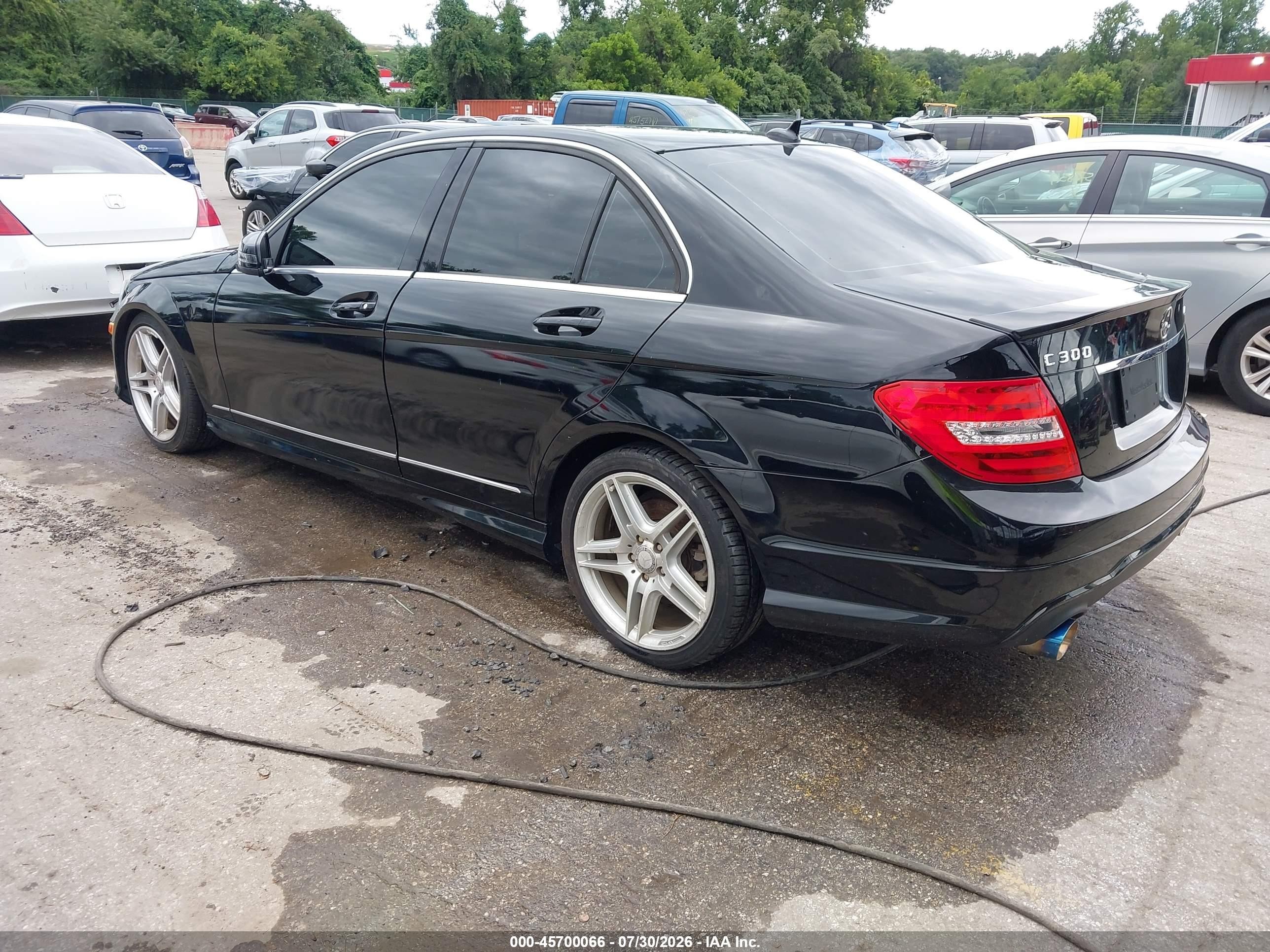 2013 Mercedes-benz C 300 Sport 4matic Black vin: WDDGF8AB8DA806606