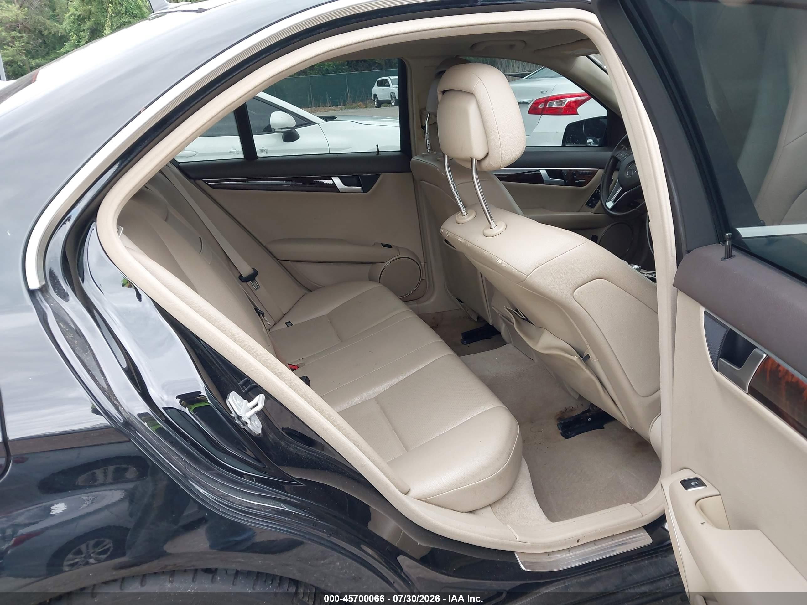 2013 Mercedes-benz C 300 Sport 4matic Black vin: WDDGF8AB8DA806606