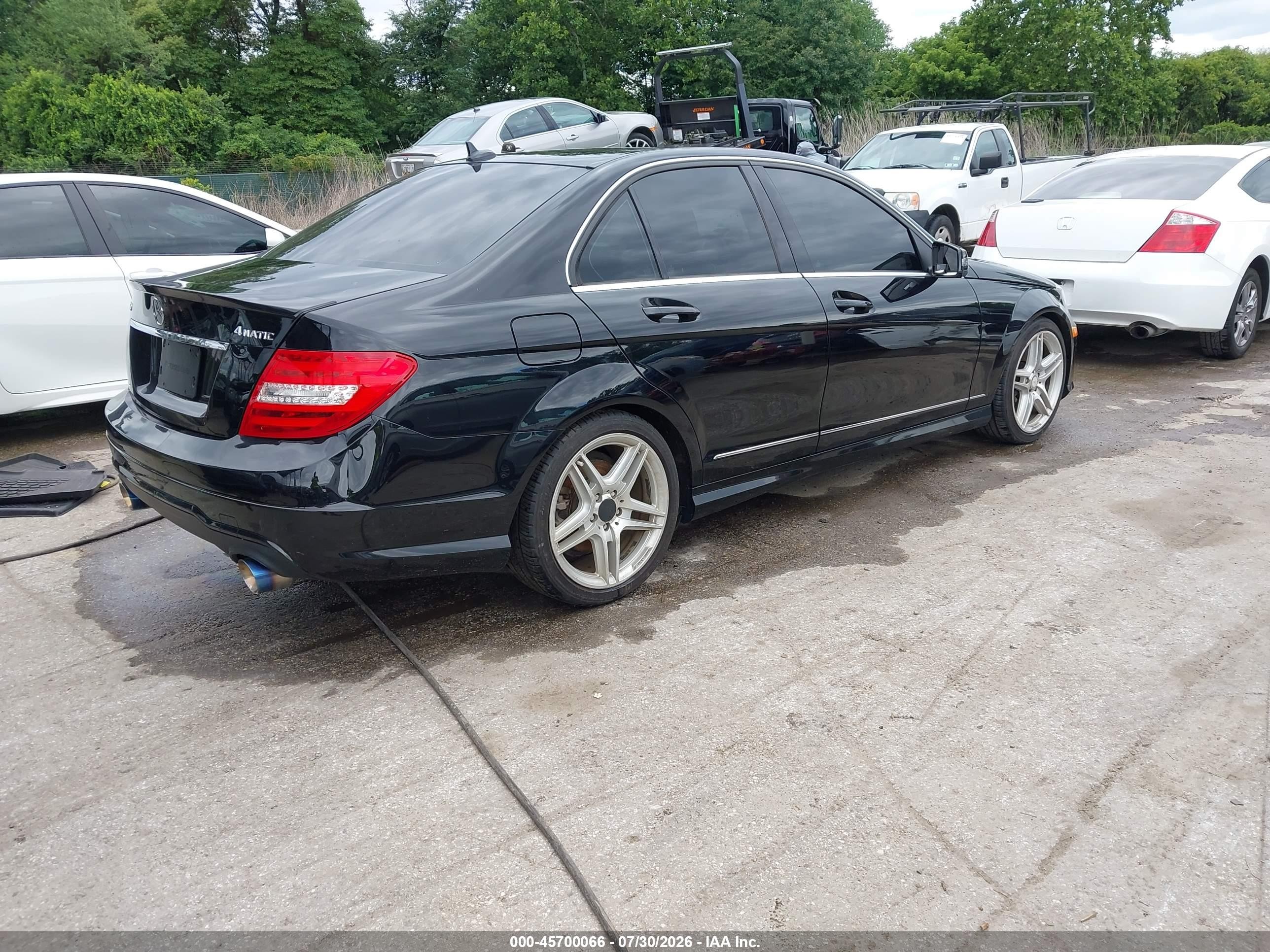 2013 Mercedes-benz C 300 Sport 4matic Black vin: WDDGF8AB8DA806606
