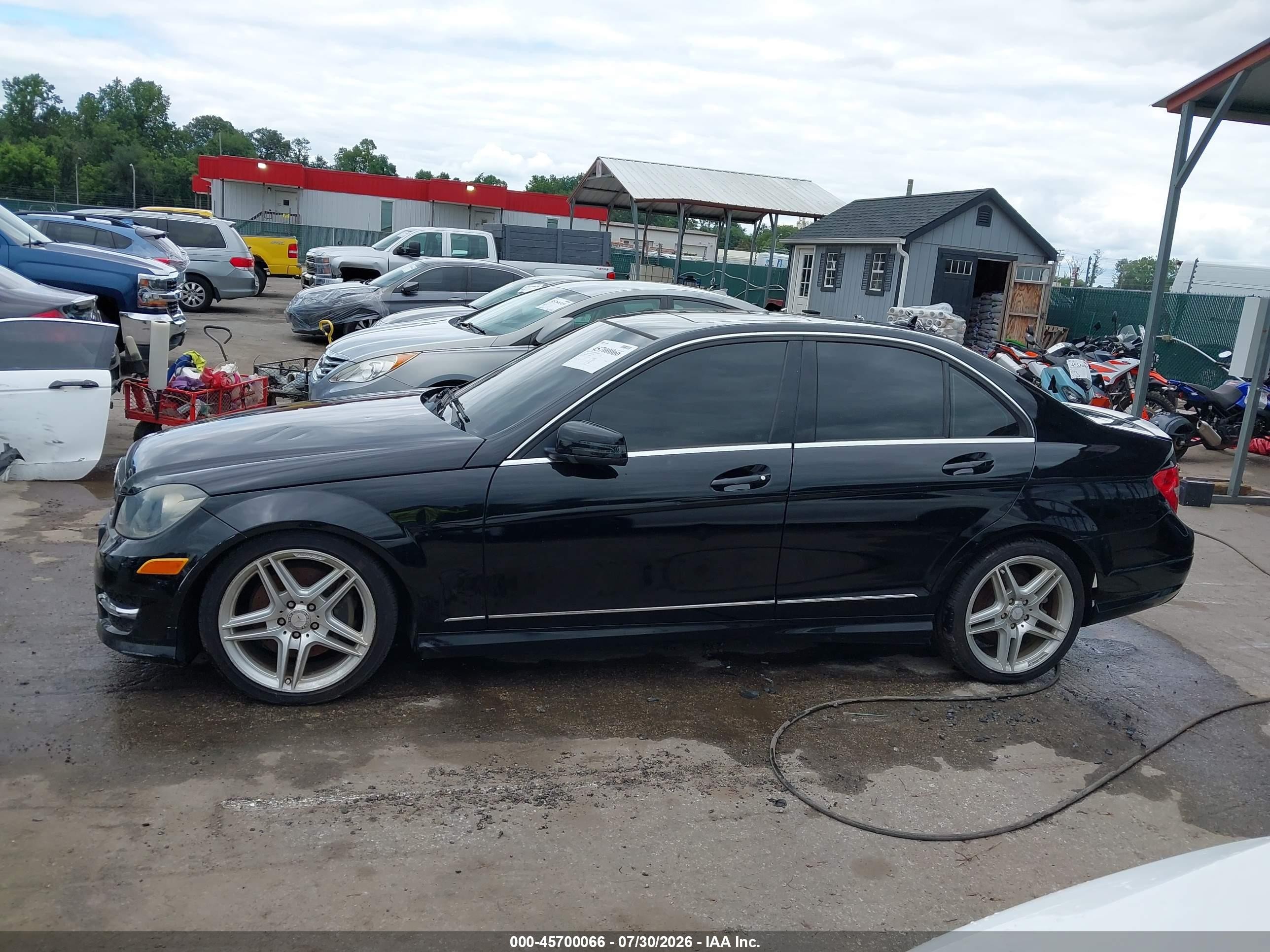 2013 Mercedes-benz C 300 Sport 4matic Black vin: WDDGF8AB8DA806606