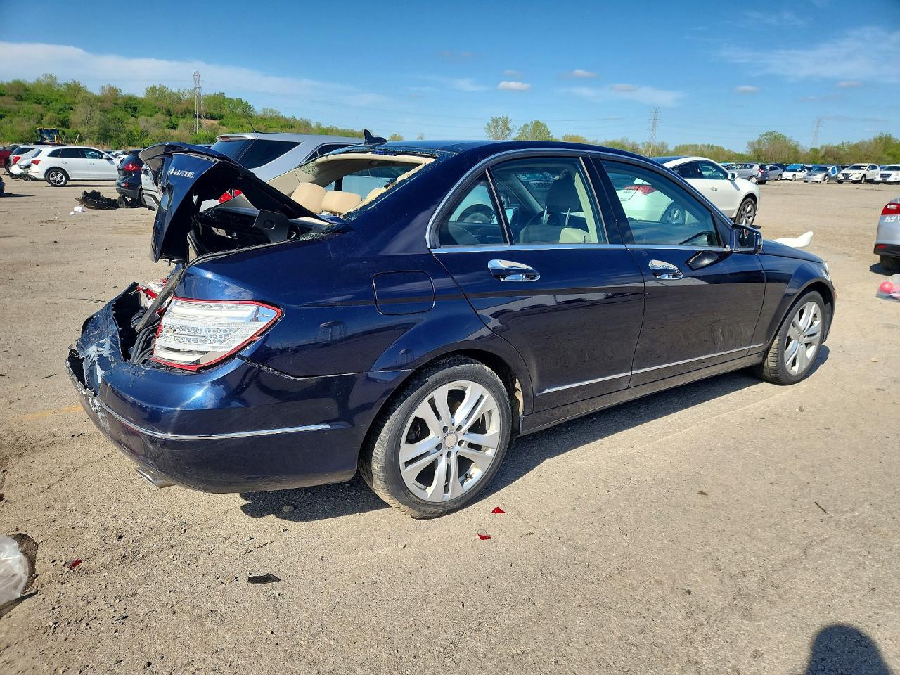 2013 Mercedes-benz C 300 4matic Blue vin: WDDGF8AB8DA818920