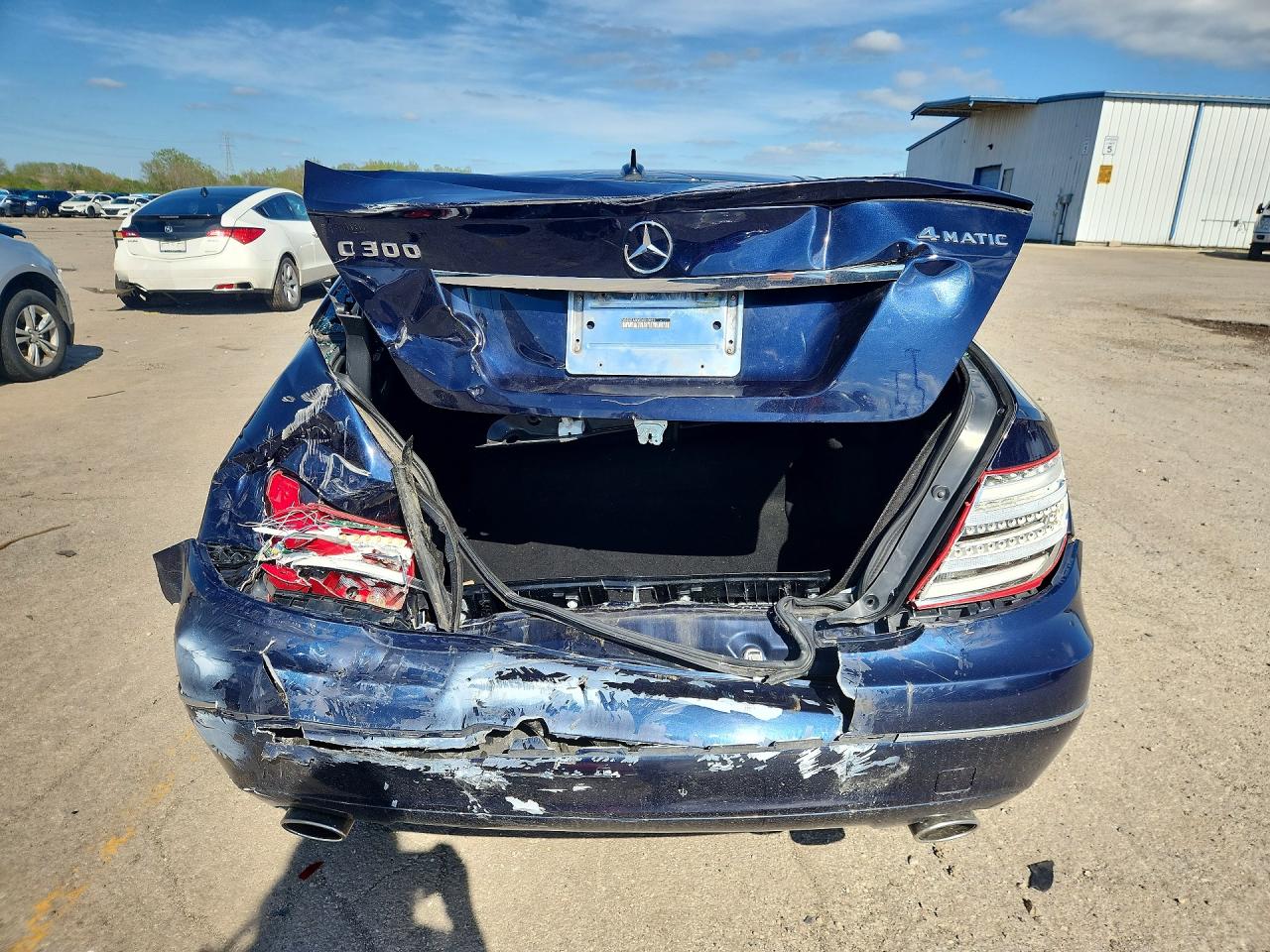 2013 Mercedes-benz C 300 4matic Blue vin: WDDGF8AB8DA818920