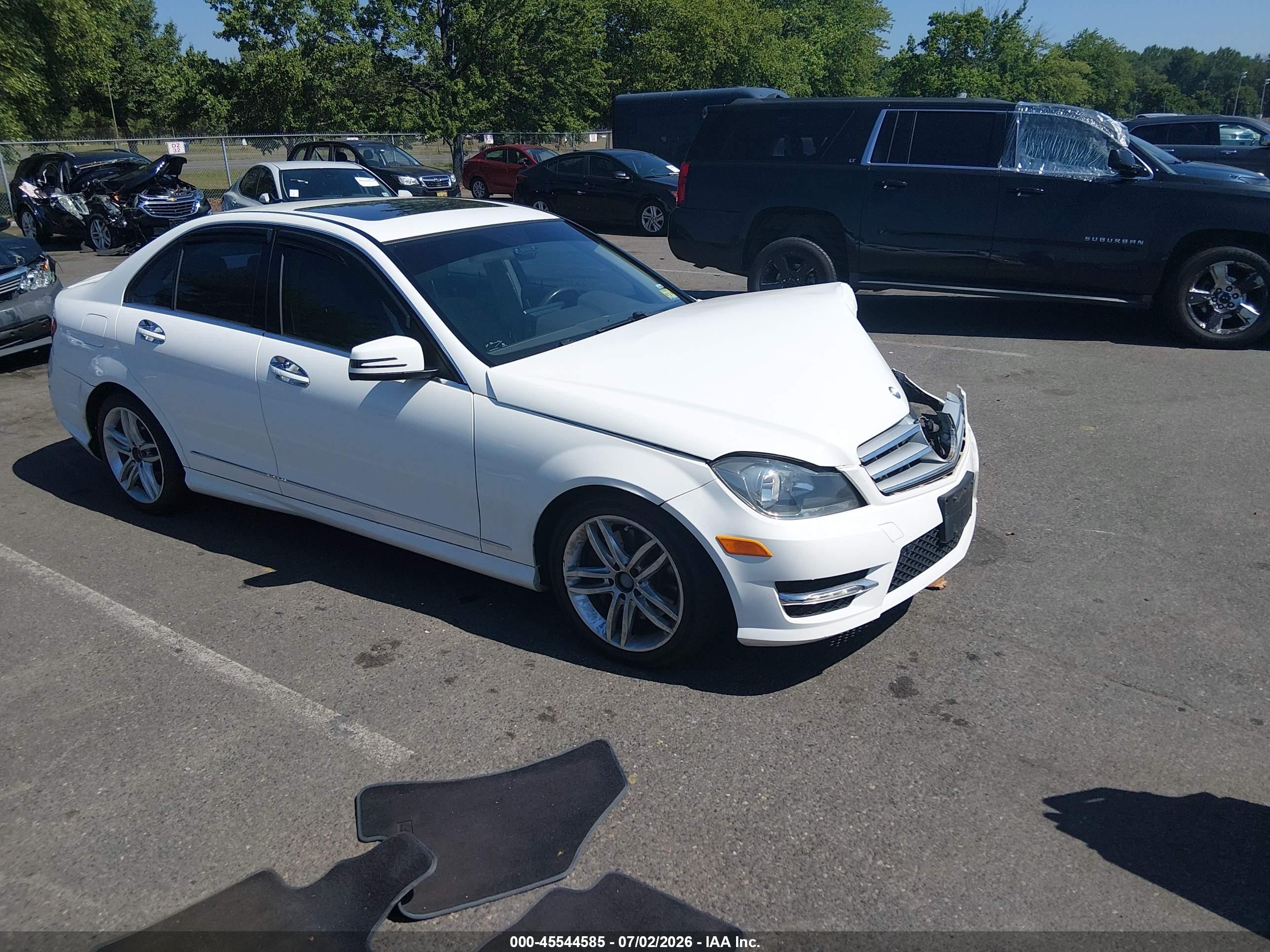2013 Mercedes-benz C 300 Sport 4matic White vin: WDDGF8AB8DA822420