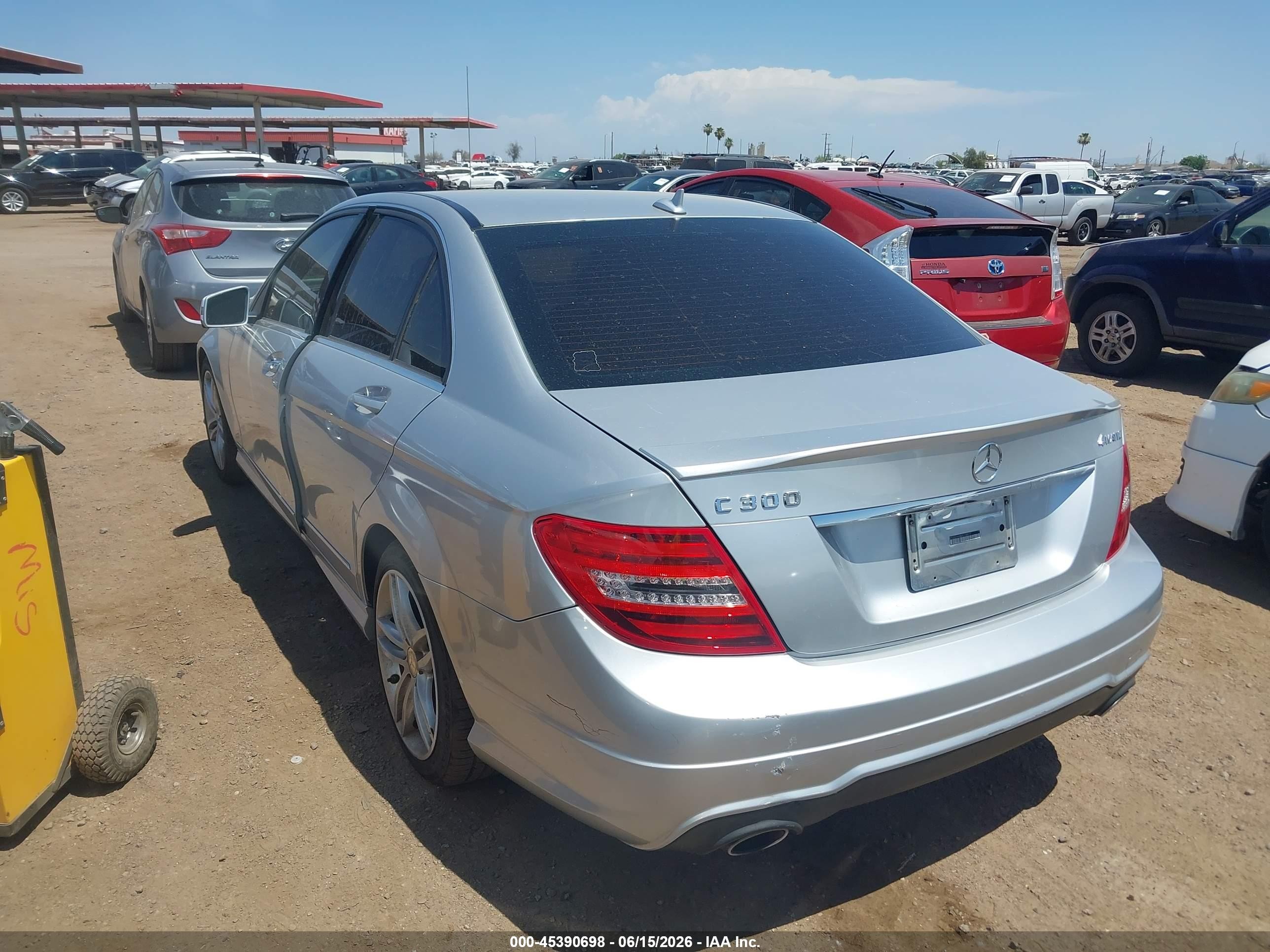 2013 Mercedes-benz C 300 Sport 4matic Silver vin: WDDGF8AB8DG108817